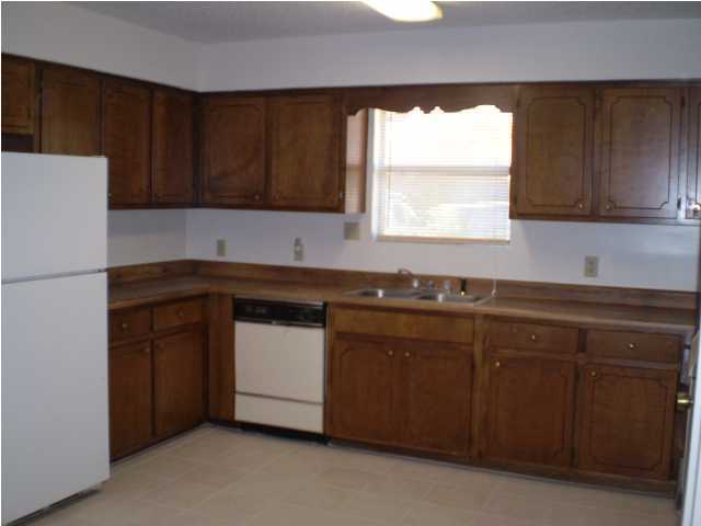 PORT DIXIE - Residential Lease