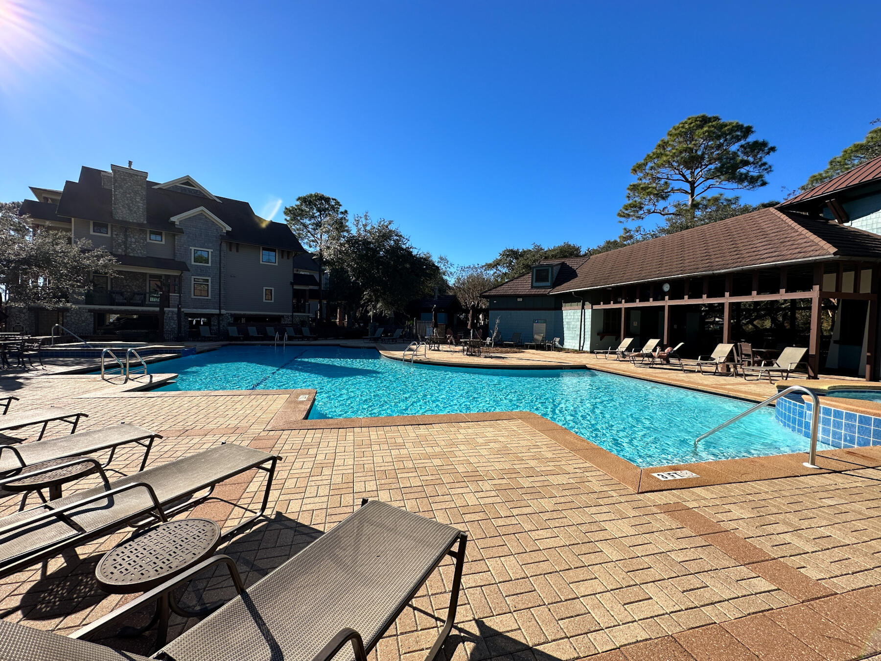 WILD HERON - CLUBSIDE II - Residential