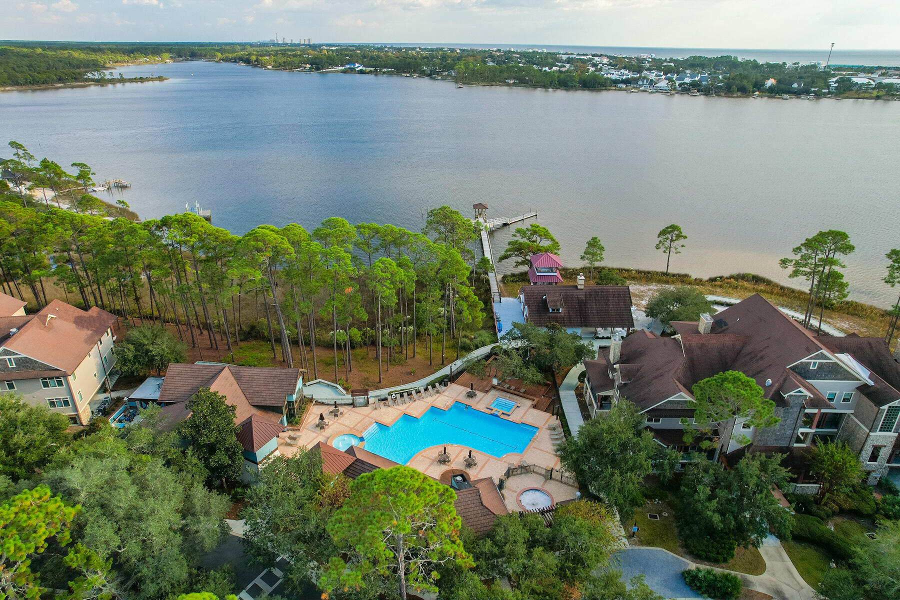 WILD HERON - CLUBSIDE II - Residential