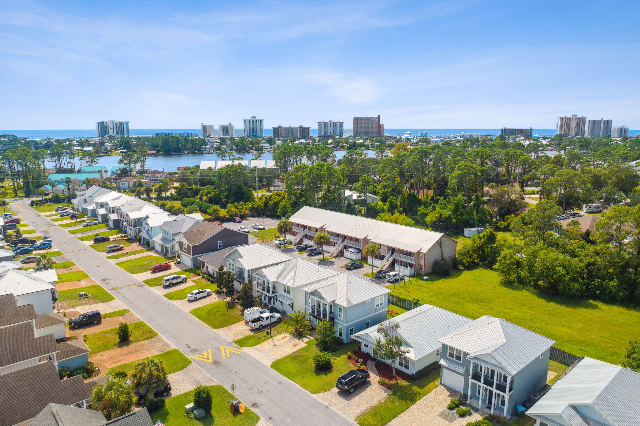 HIDDEN LAGOON VILLAS - Residential