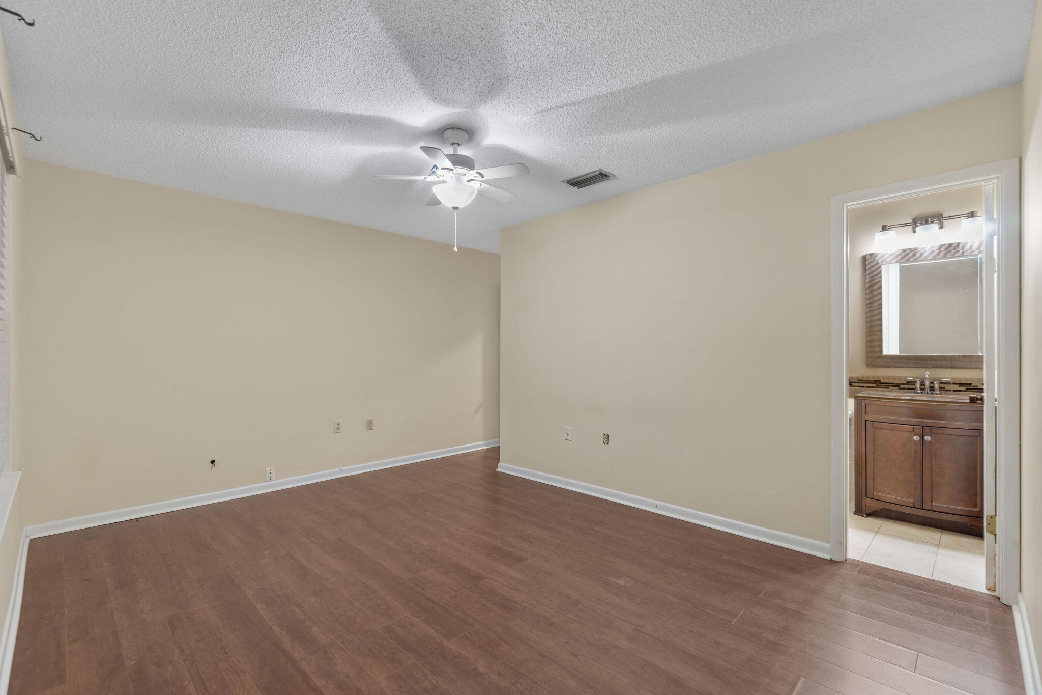 REGENCY PARK - Residential