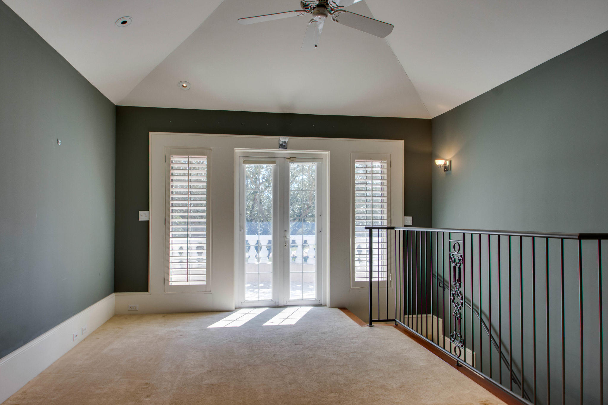 EMERALD BAY WEST - Residential