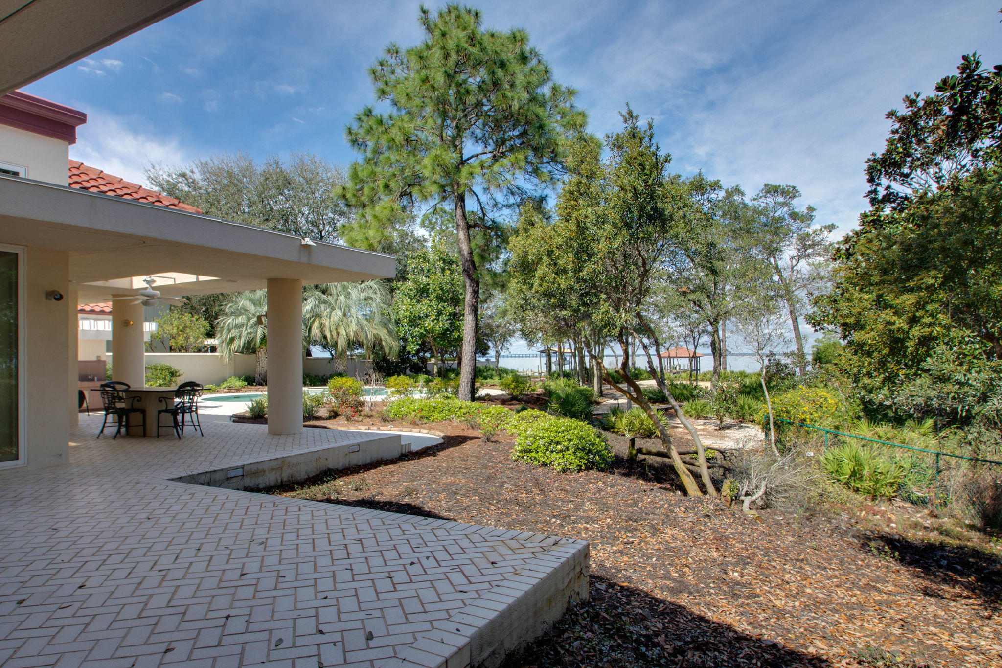 EMERALD BAY WEST - Residential