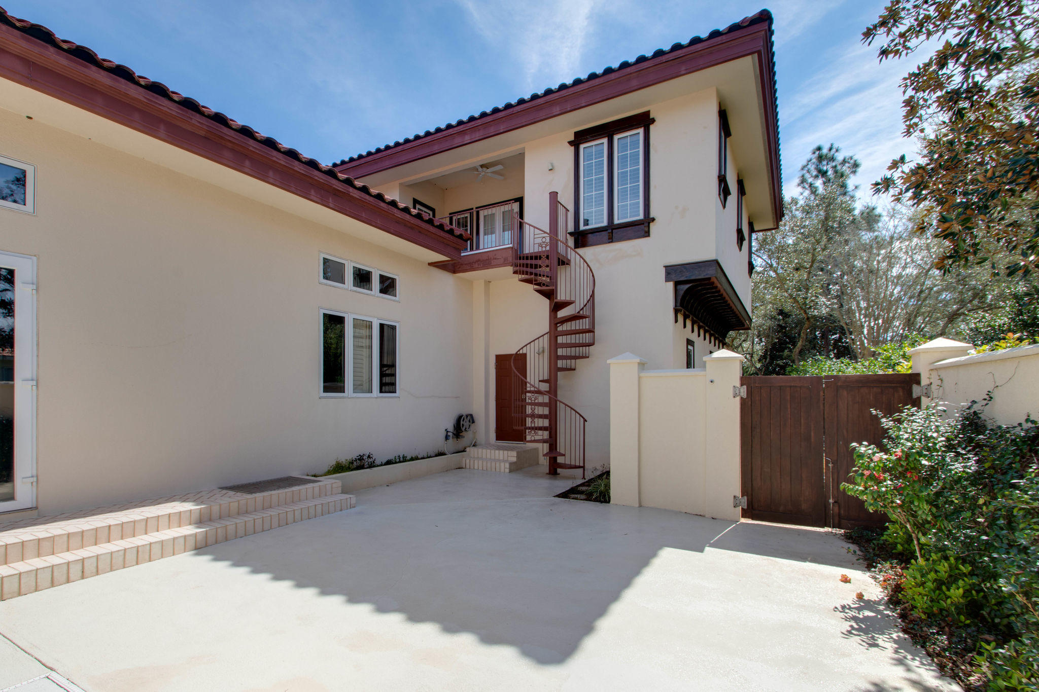 EMERALD BAY WEST - Residential