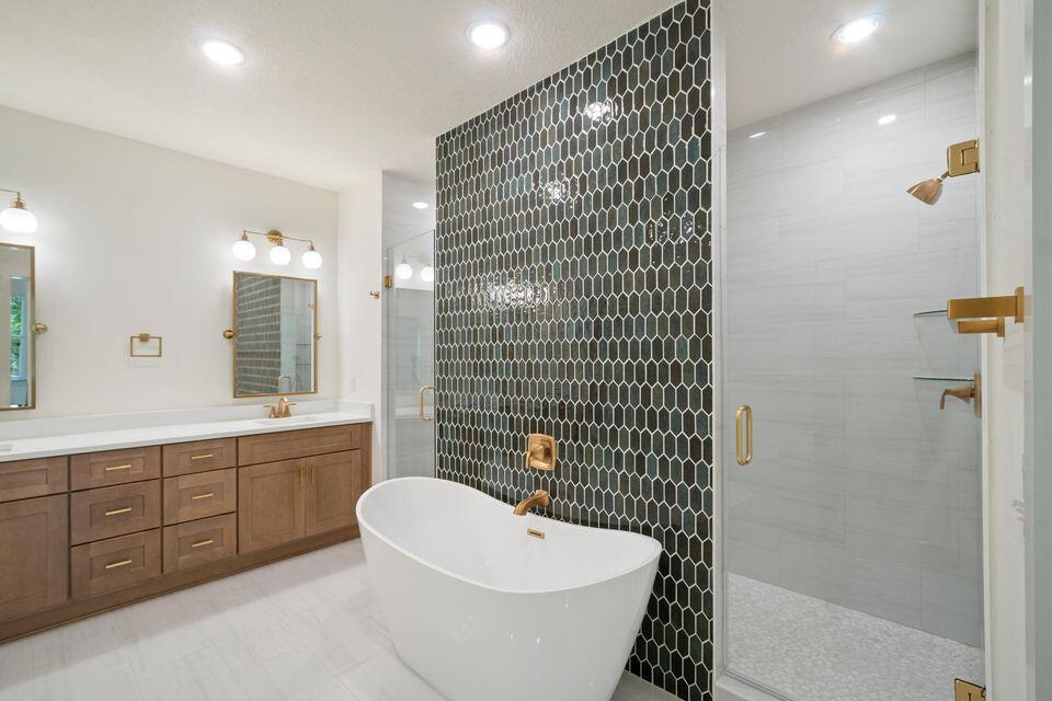 BELLA VISTA HEIGHTS - Residential