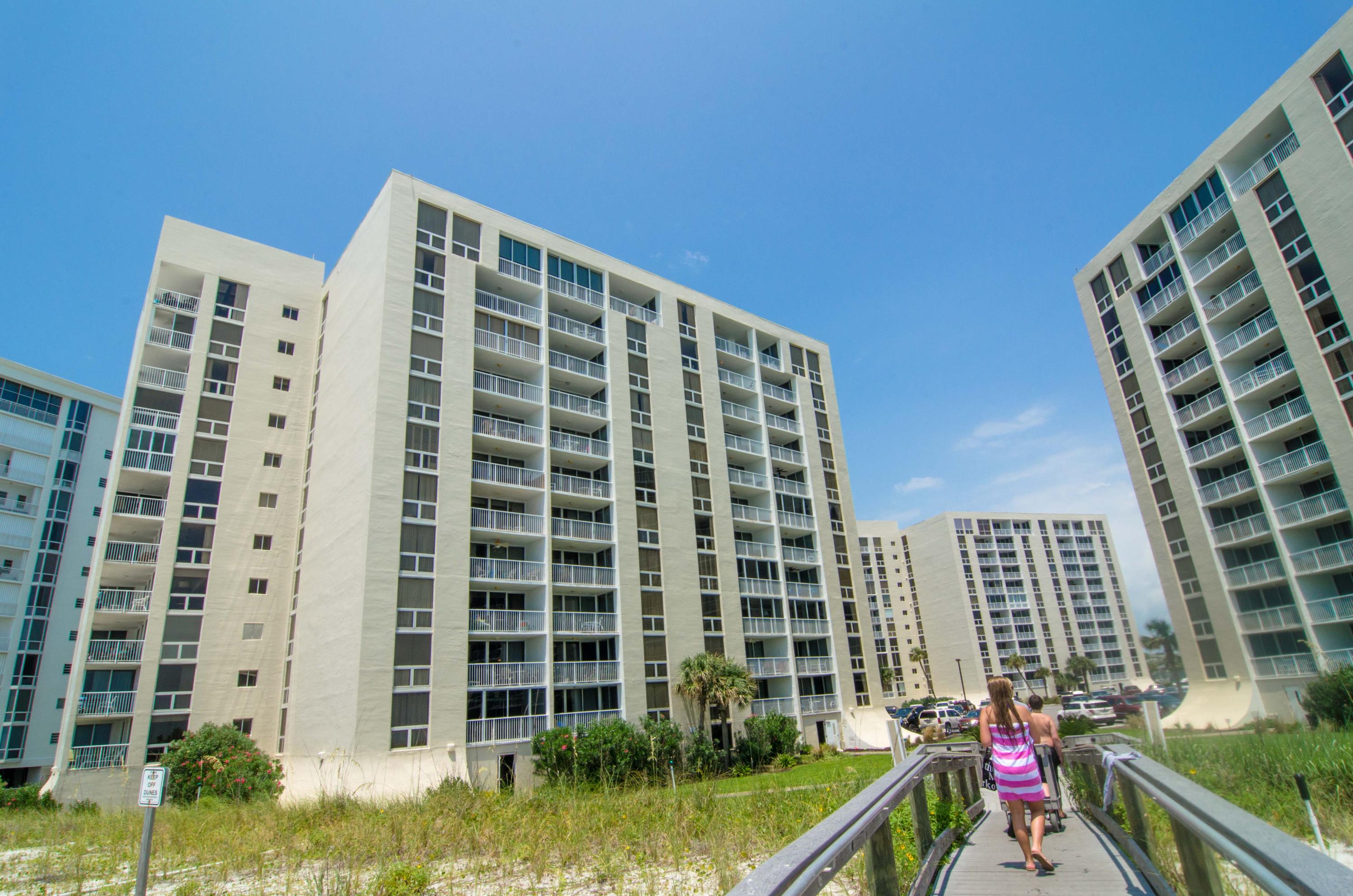 SHORELINE TOWERS 1 - Residential