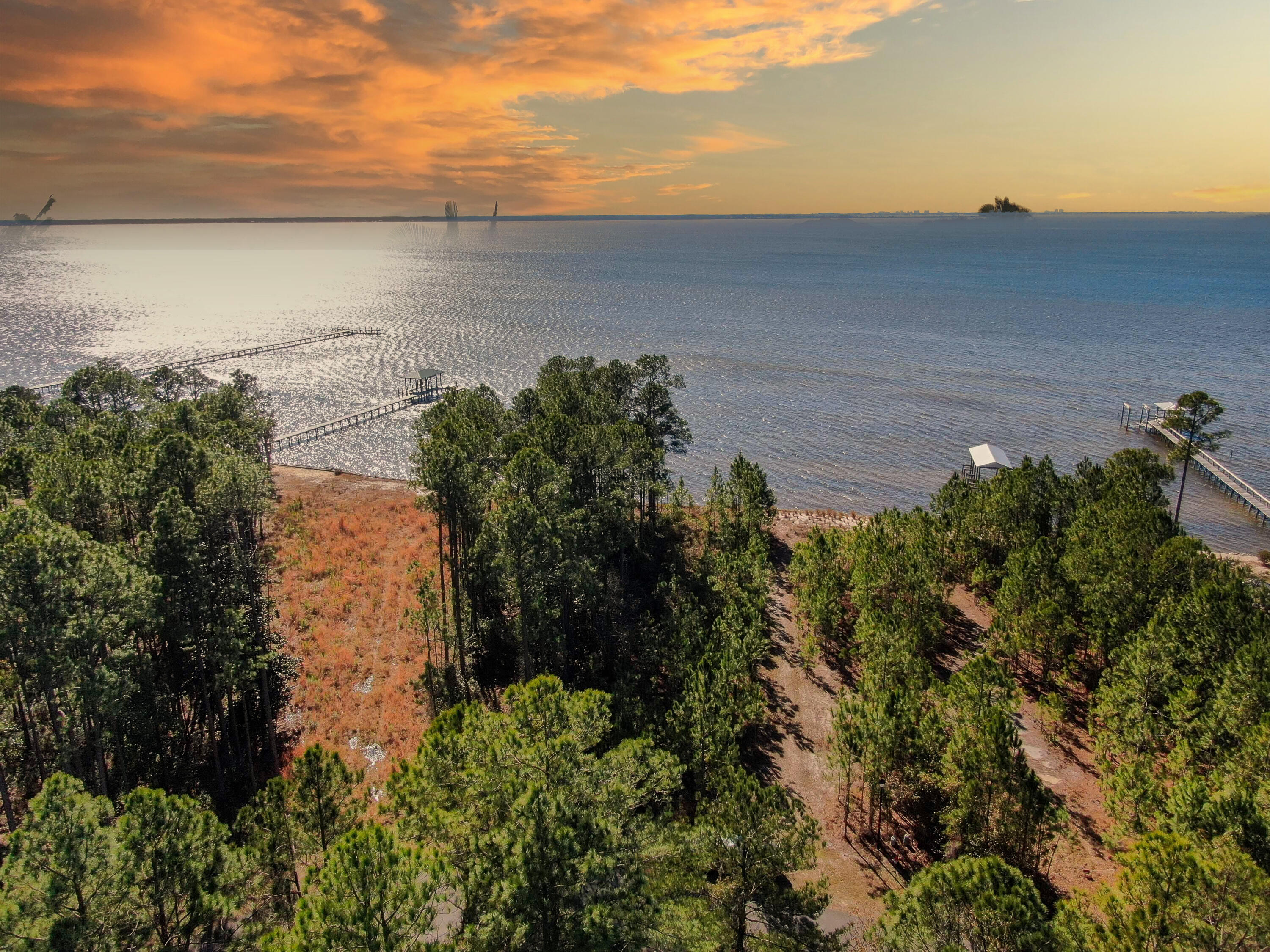 BAY HARBOUR - Land