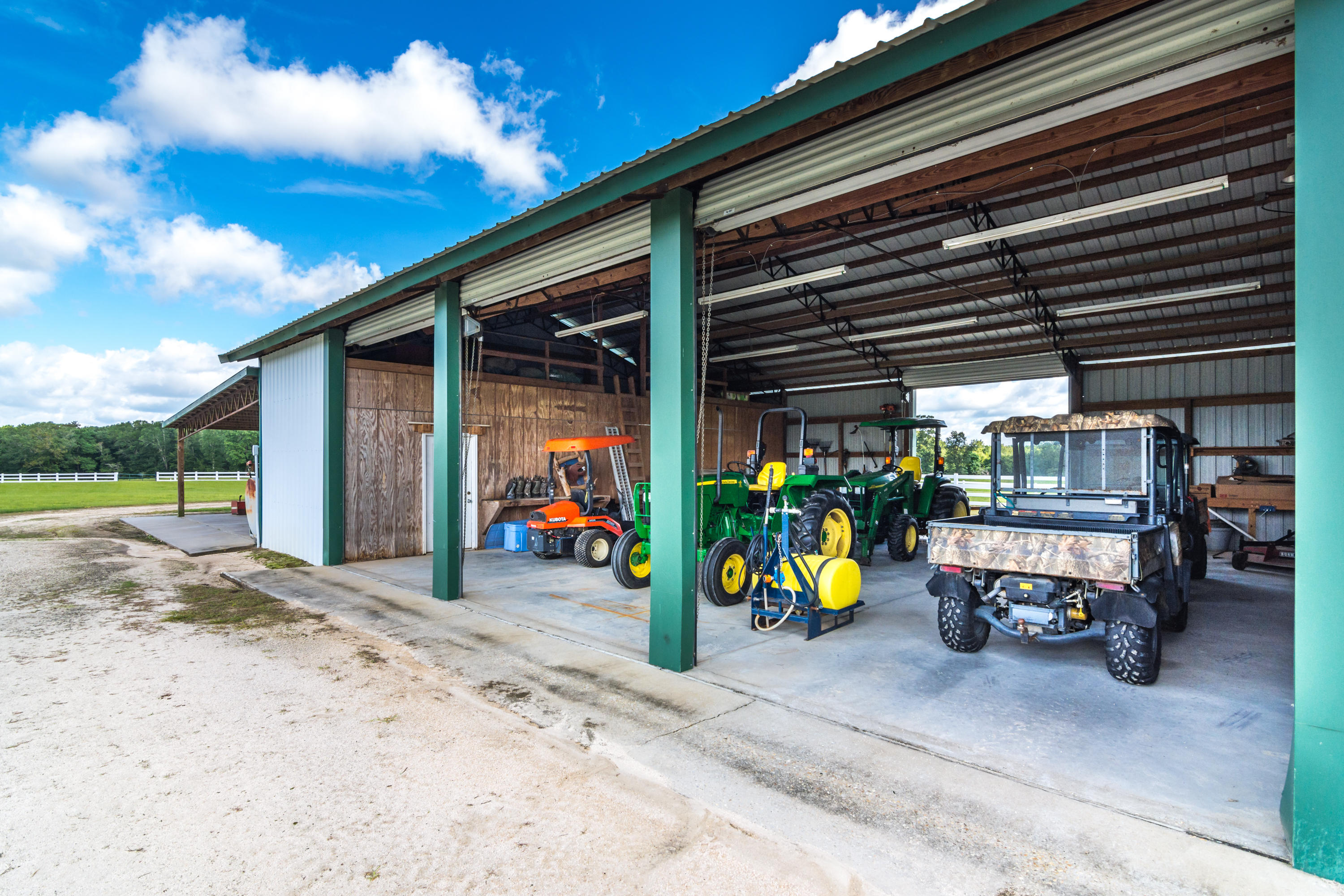 NO RECORDED SUBDIVISION - Residential