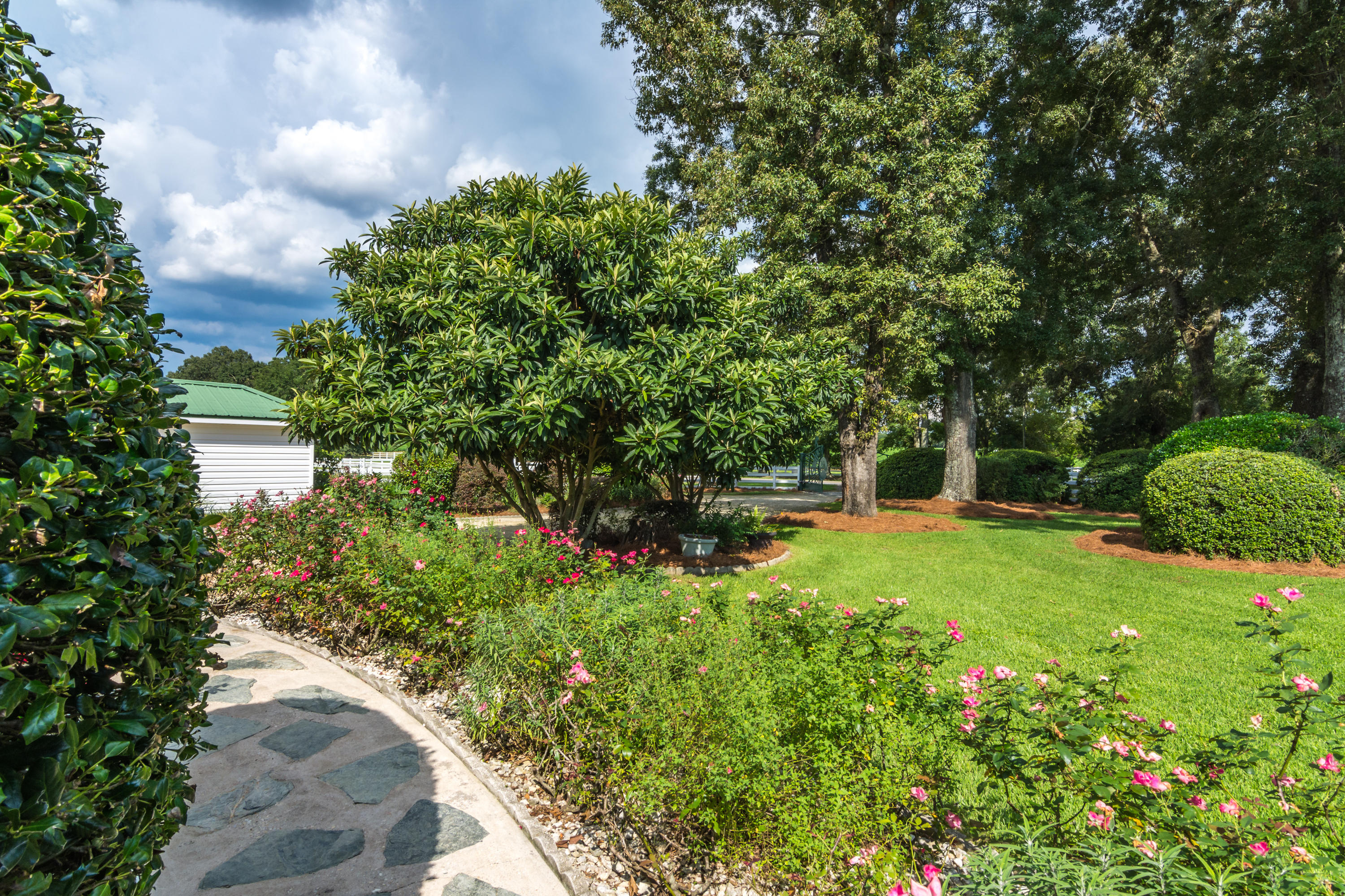 NO RECORDED SUBDIVISION - Residential