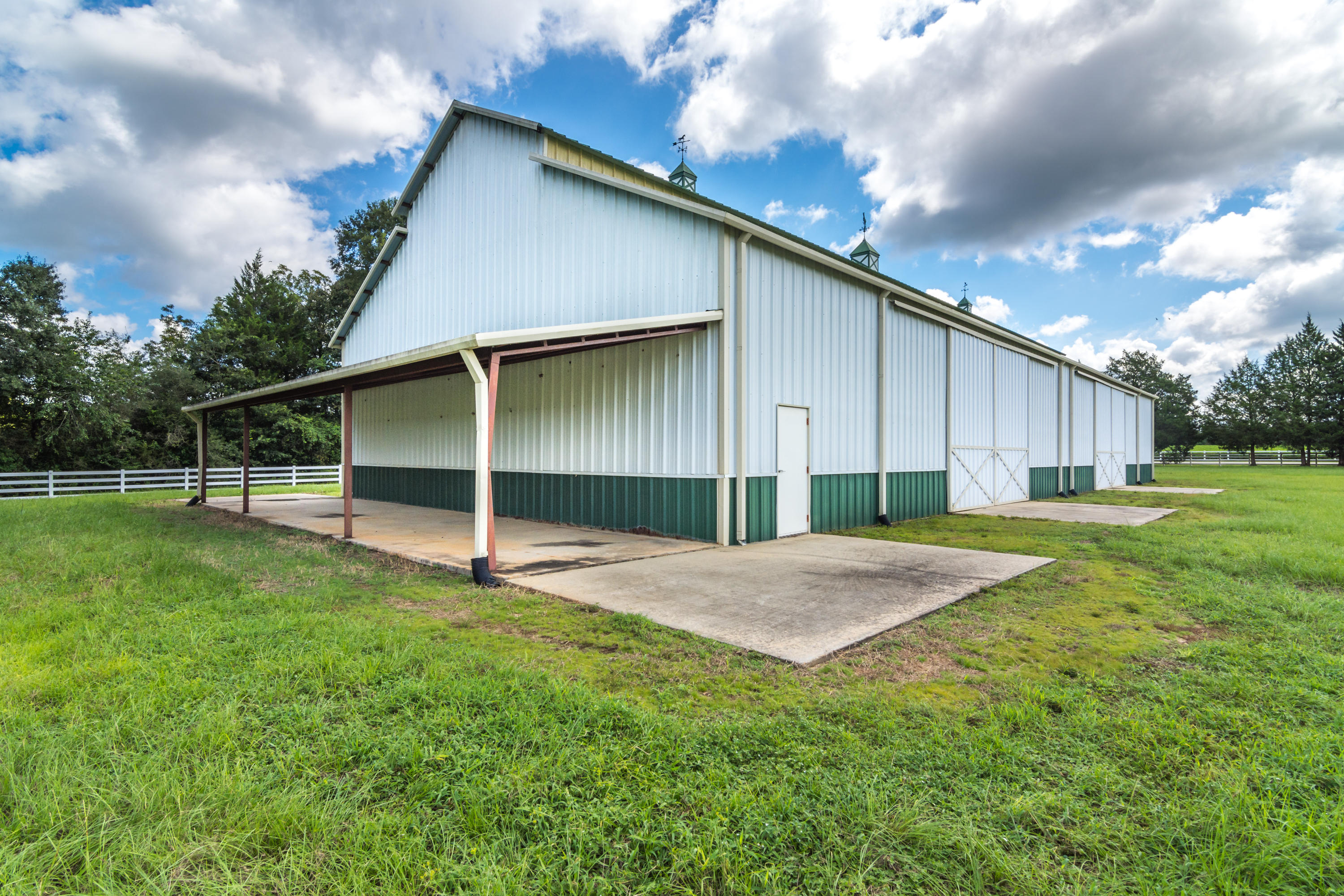 NO RECORDED SUBDIVISION - Residential