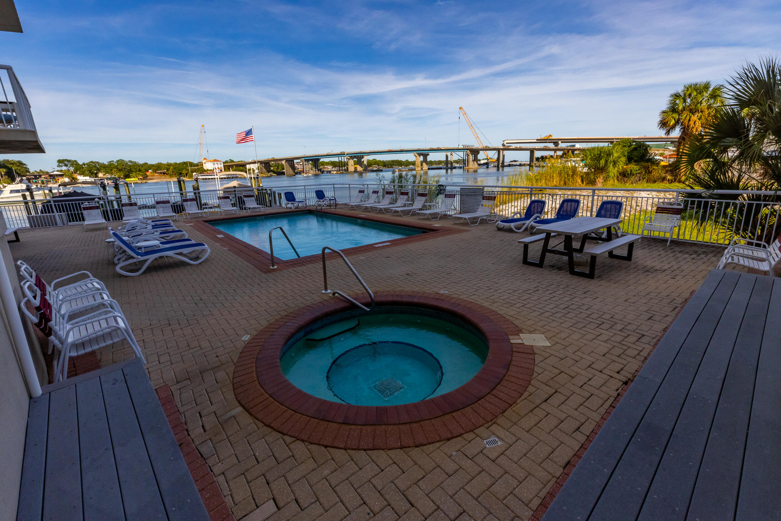 PALM COURT YACHT CLUB - Residential
