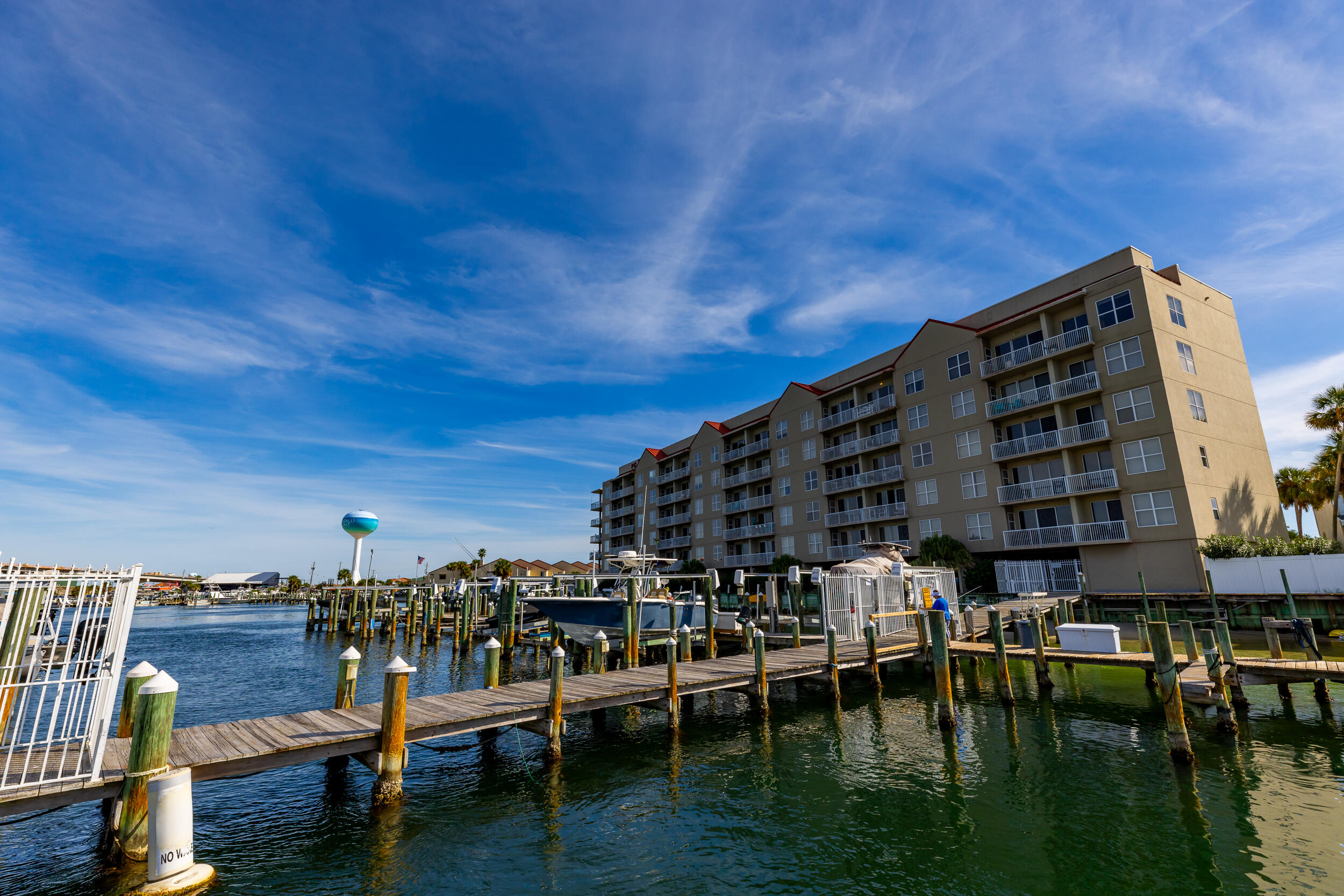 PALM COURT YACHT CLUB - Residential