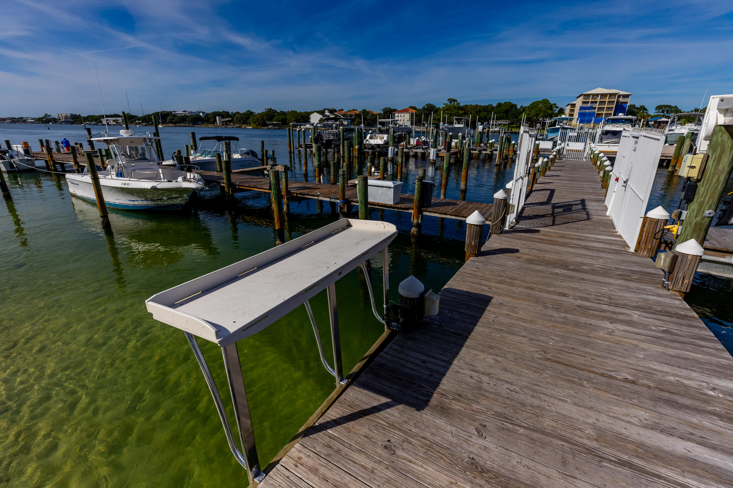 PALM COURT YACHT CLUB - Residential