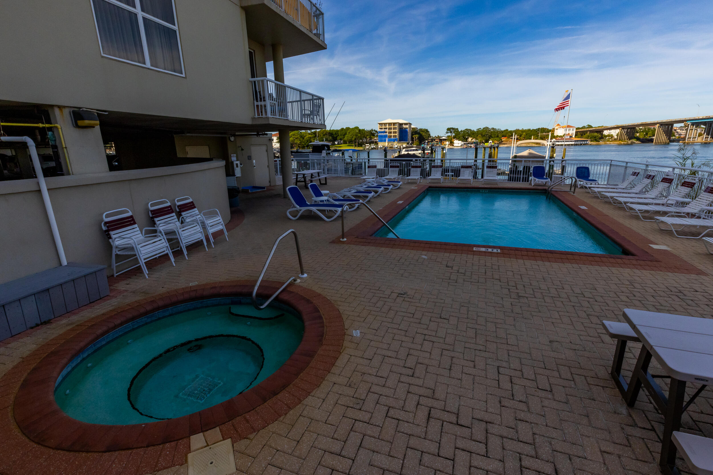 PALM COURT YACHT CLUB - Residential