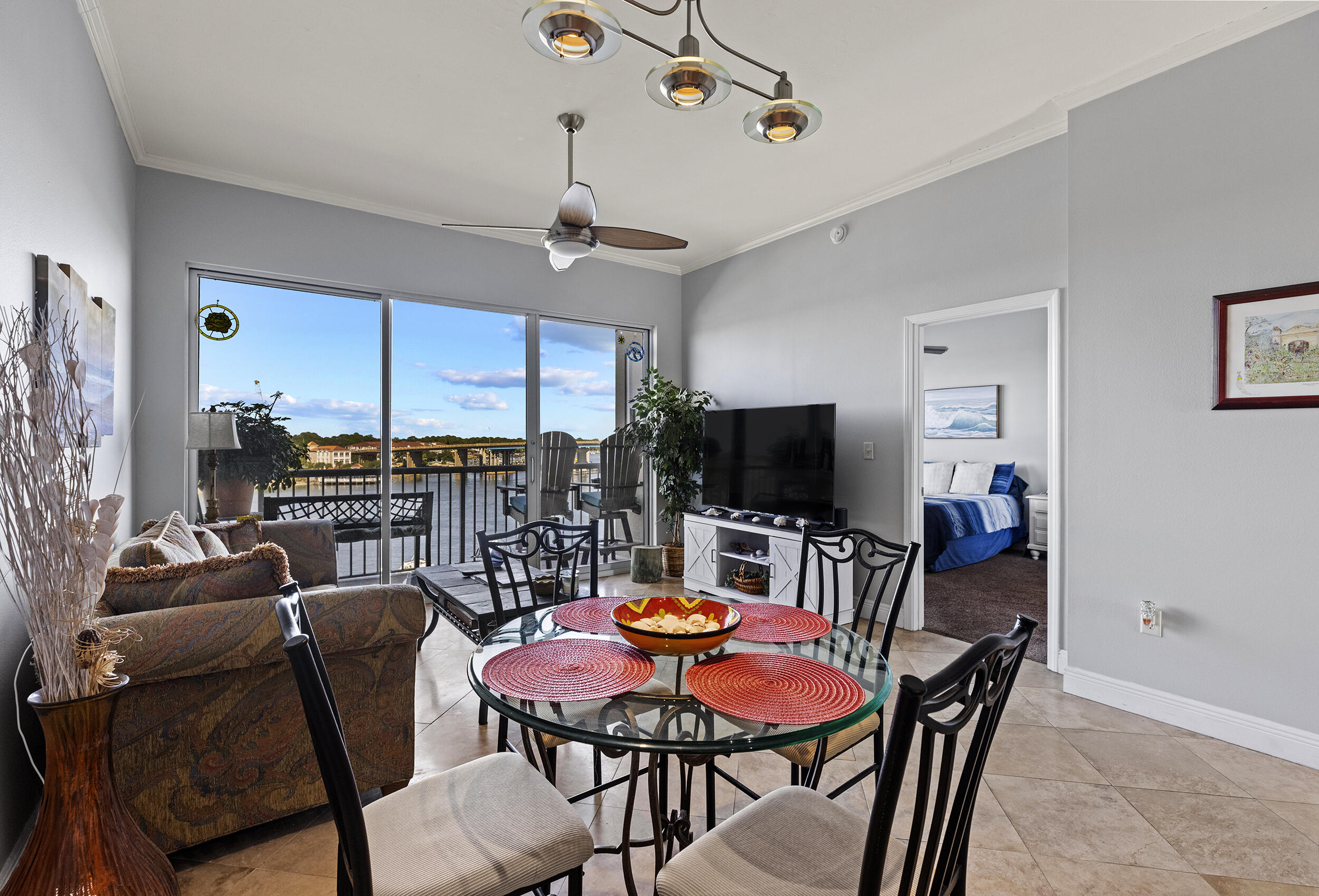 PALM COURT YACHT CLUB - Residential