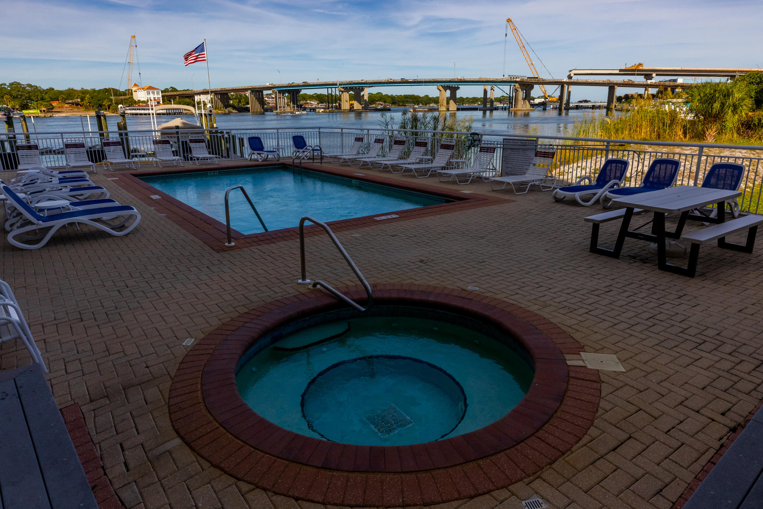 PALM COURT YACHT CLUB - Residential
