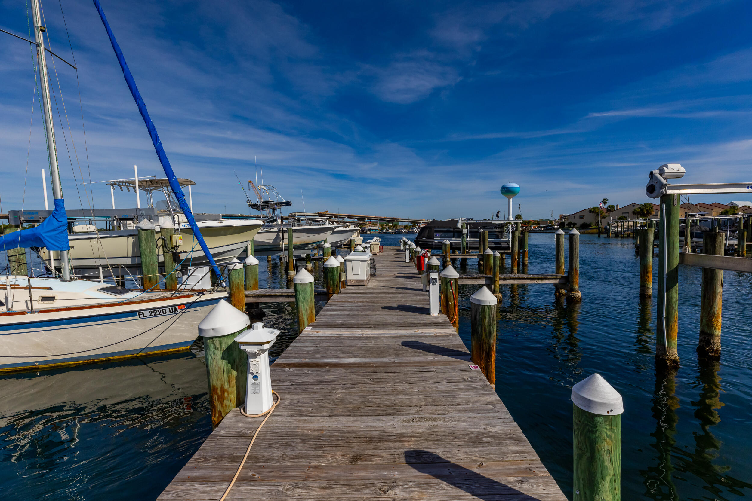PALM COURT YACHT CLUB - Residential