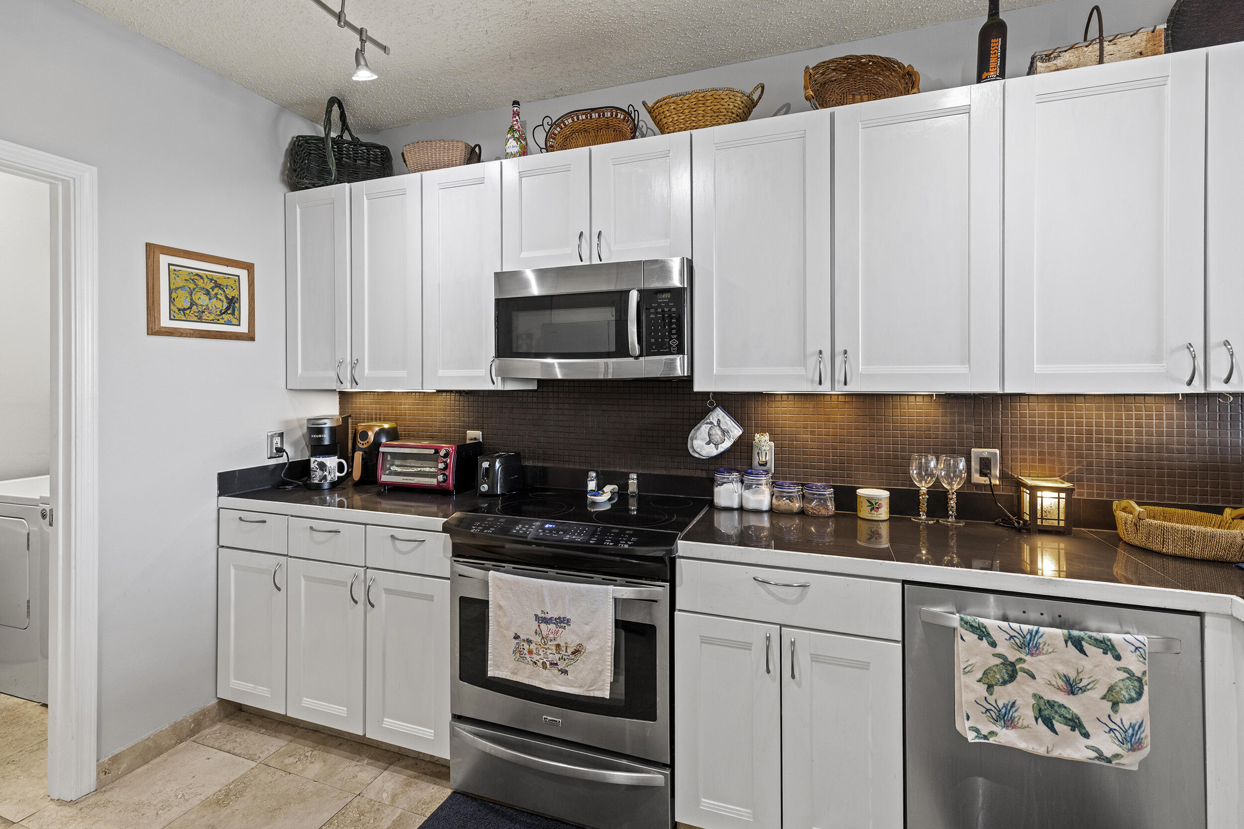 PALM COURT YACHT CLUB - Residential