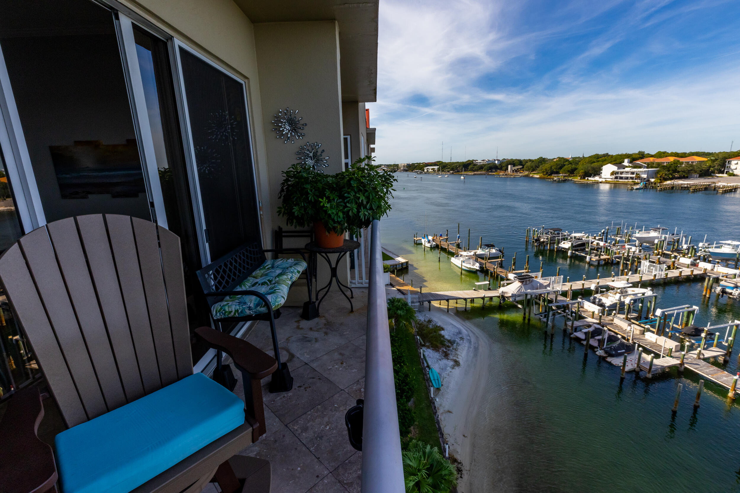 PALM COURT YACHT CLUB - Residential
