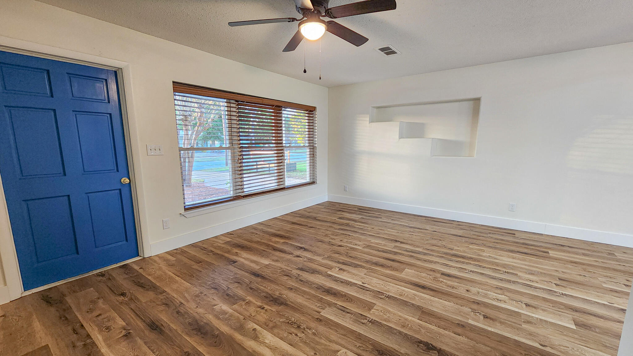 OAK TREE PARK - Residential