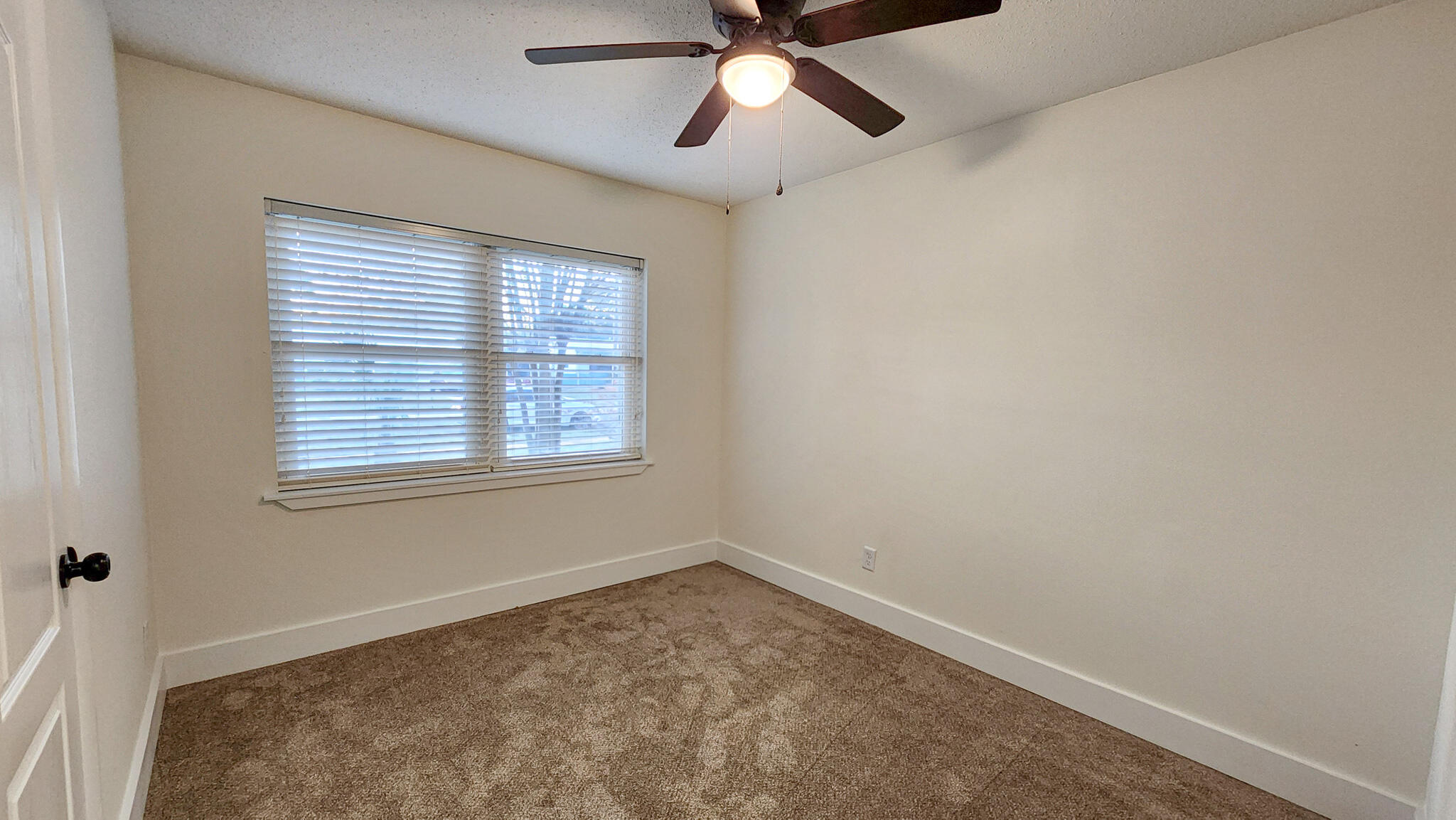 OAK TREE PARK - Residential