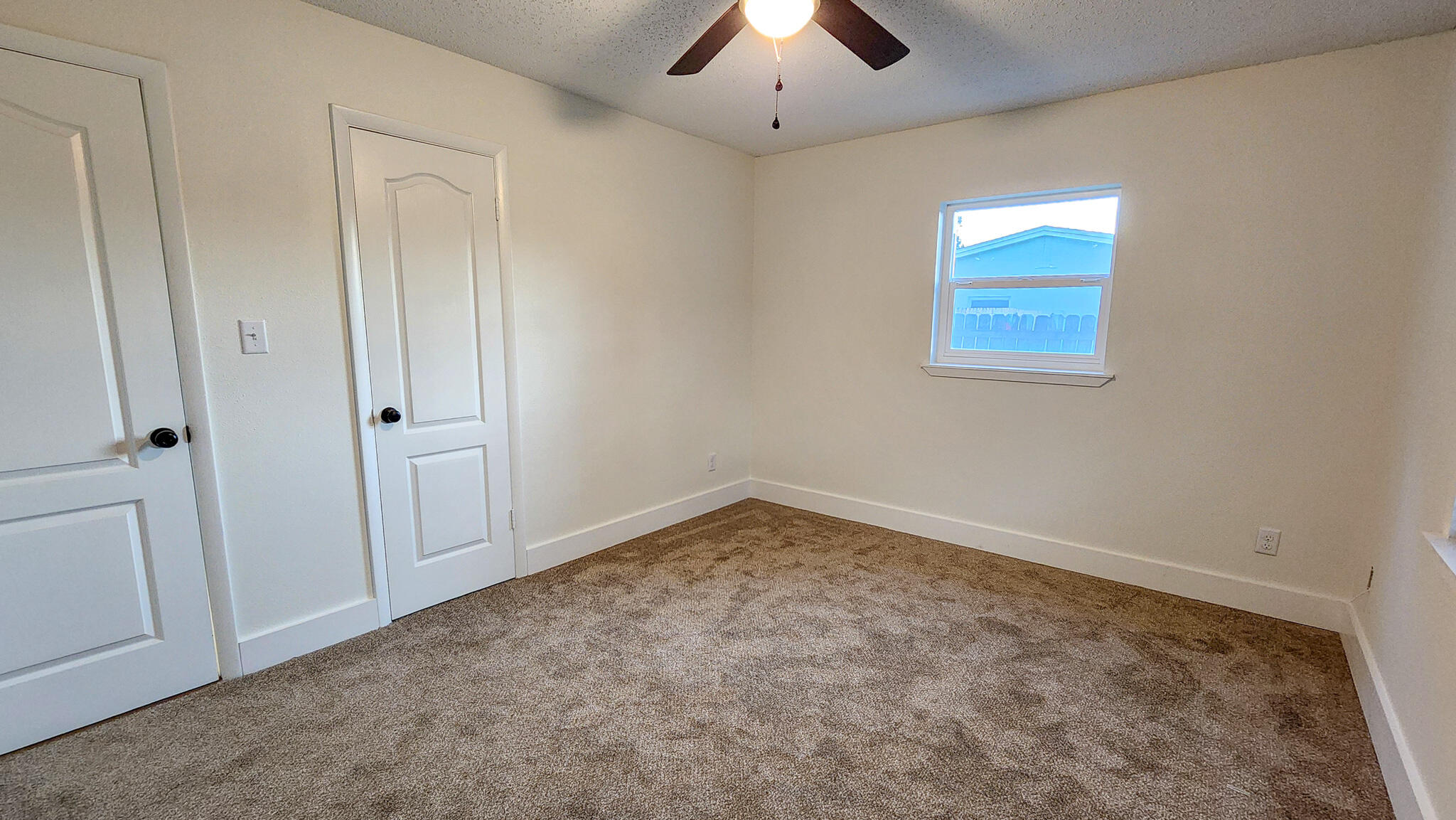 OAK TREE PARK - Residential