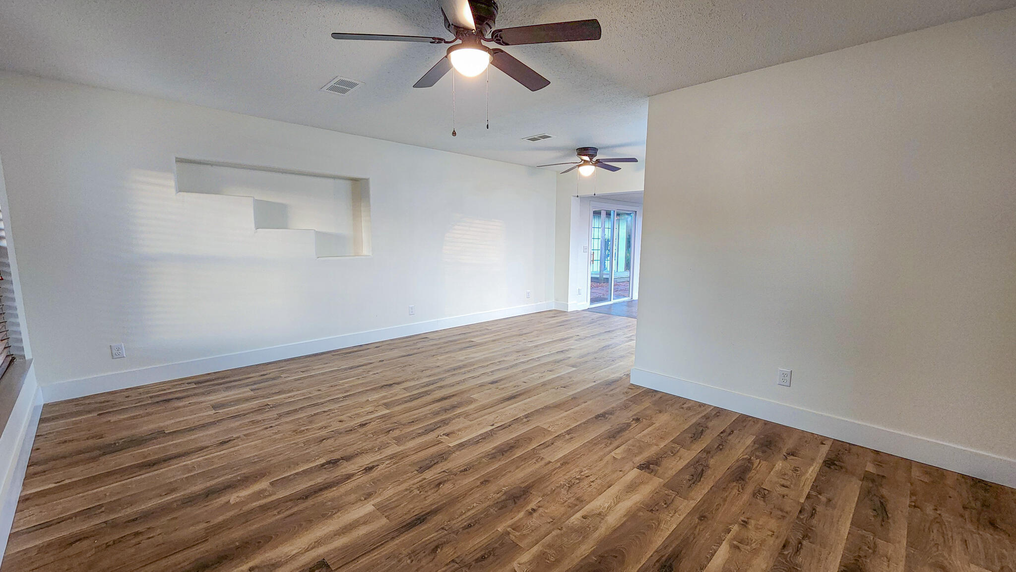 OAK TREE PARK - Residential