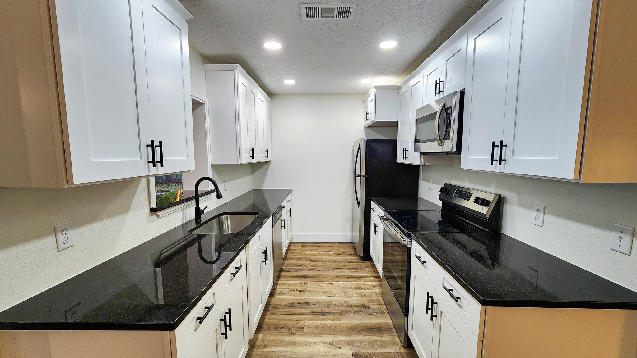 OAK TREE PARK - Residential