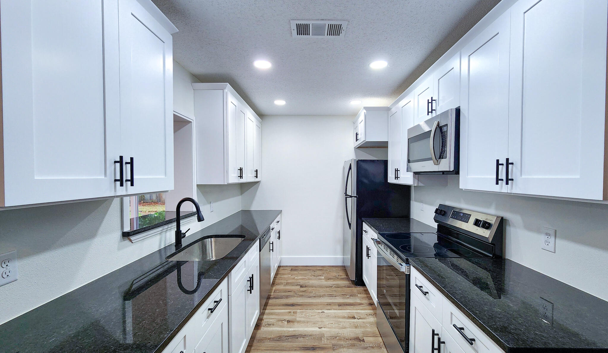 OAK TREE PARK - Residential