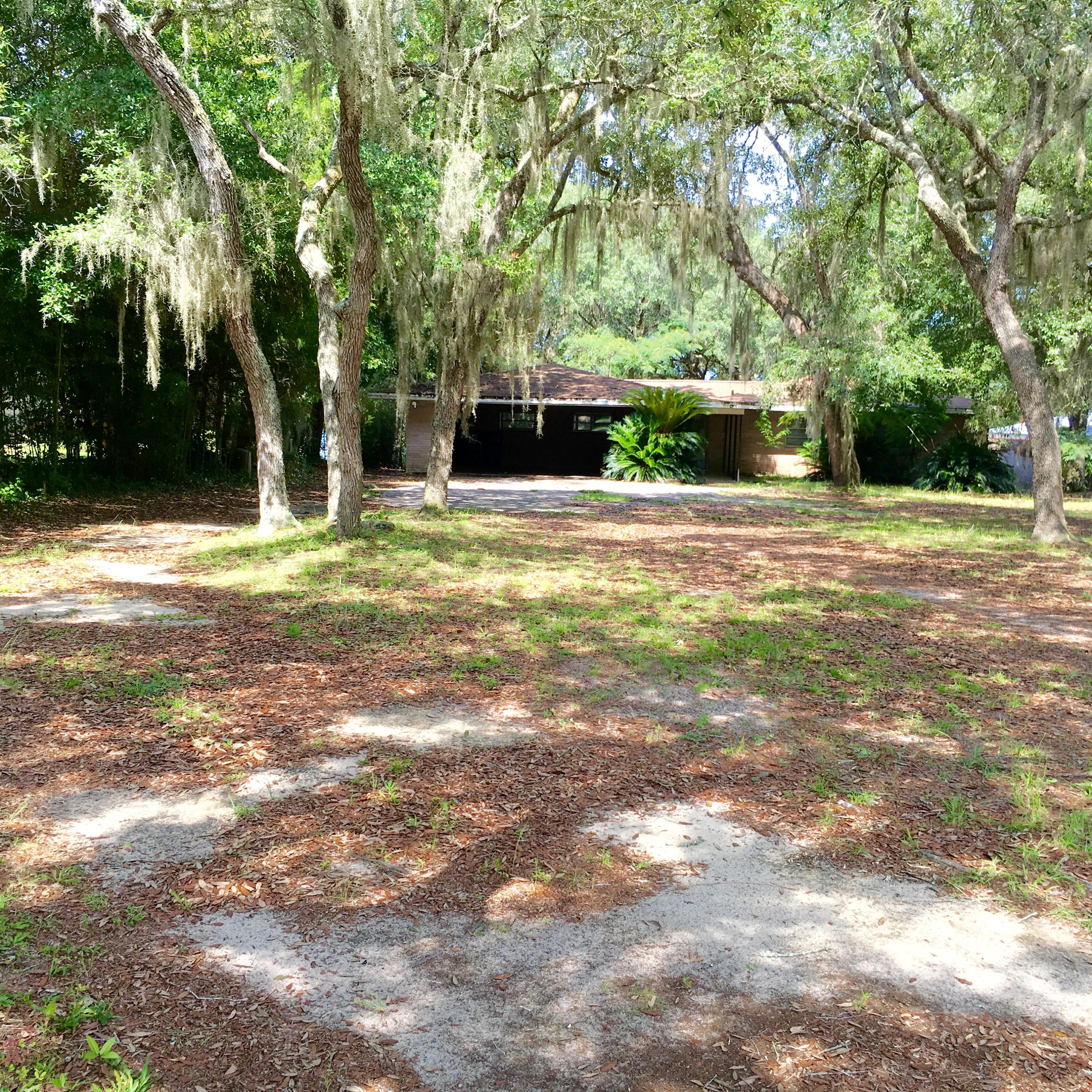 WOODLAND SHORES - Residential