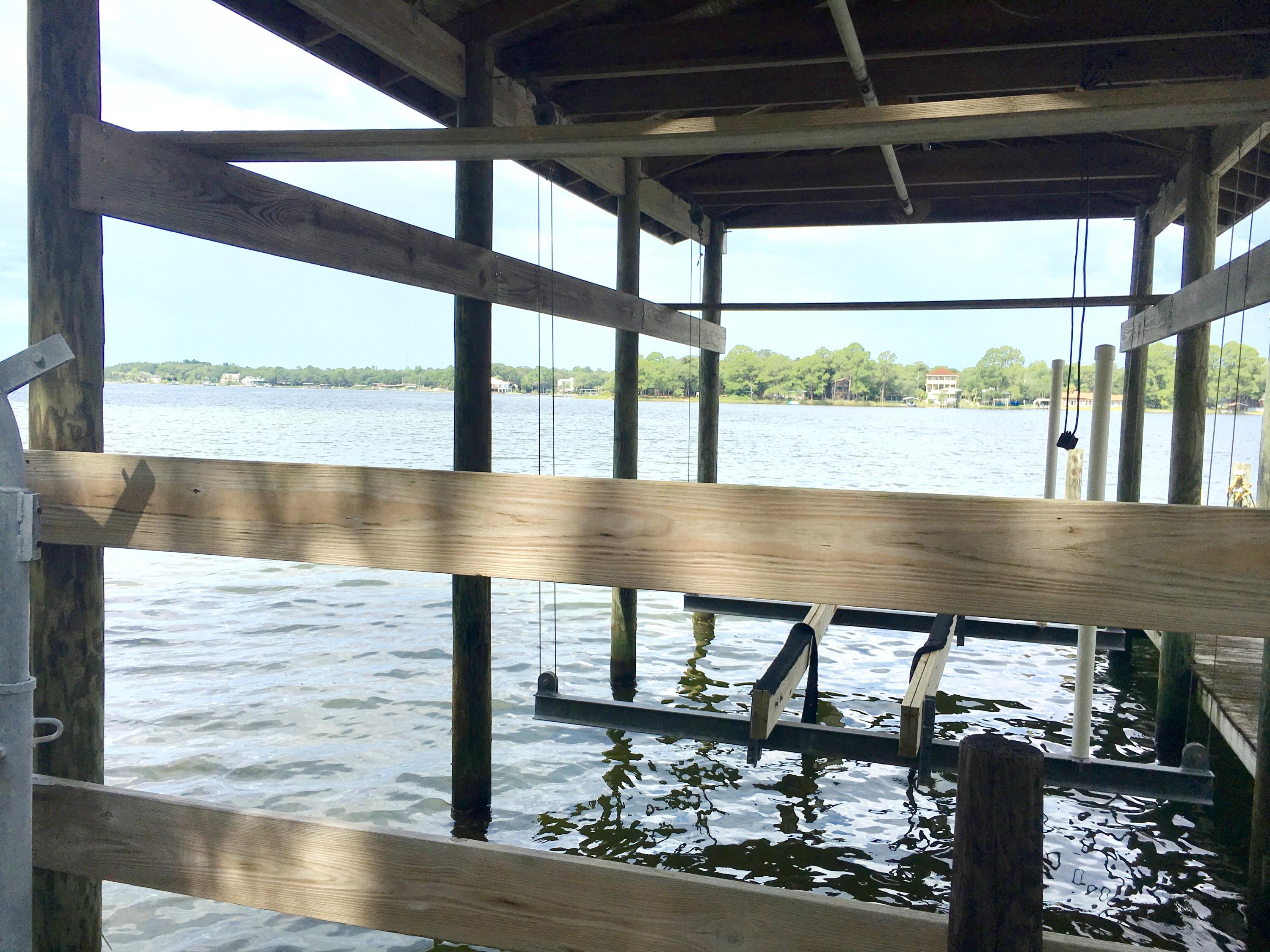 WOODLAND SHORES - Residential