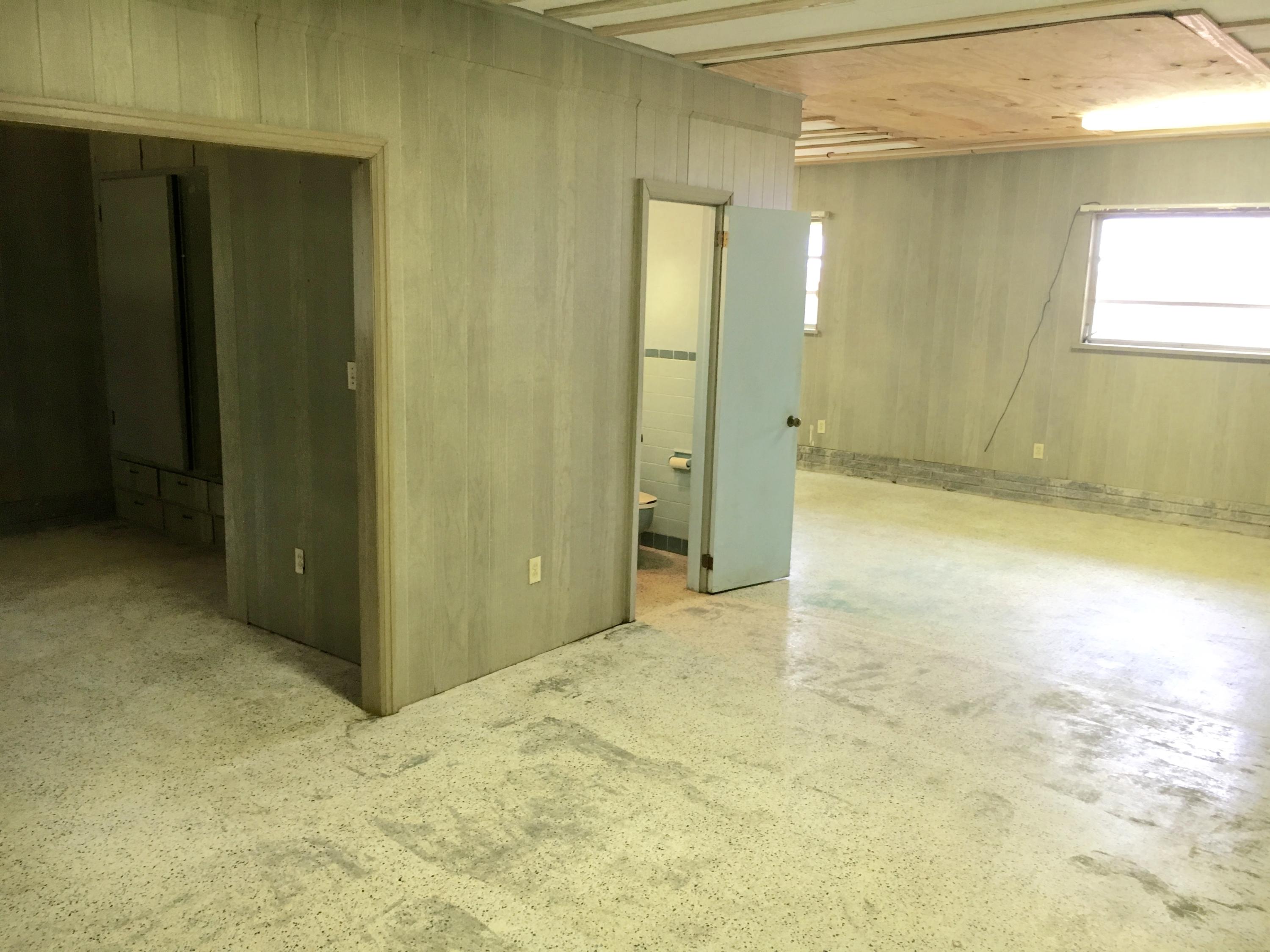 WOODLAND SHORES - Residential