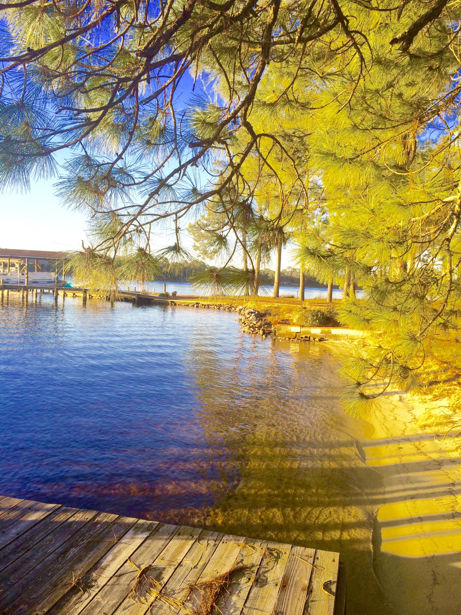 WOODLAND SHORES - Residential