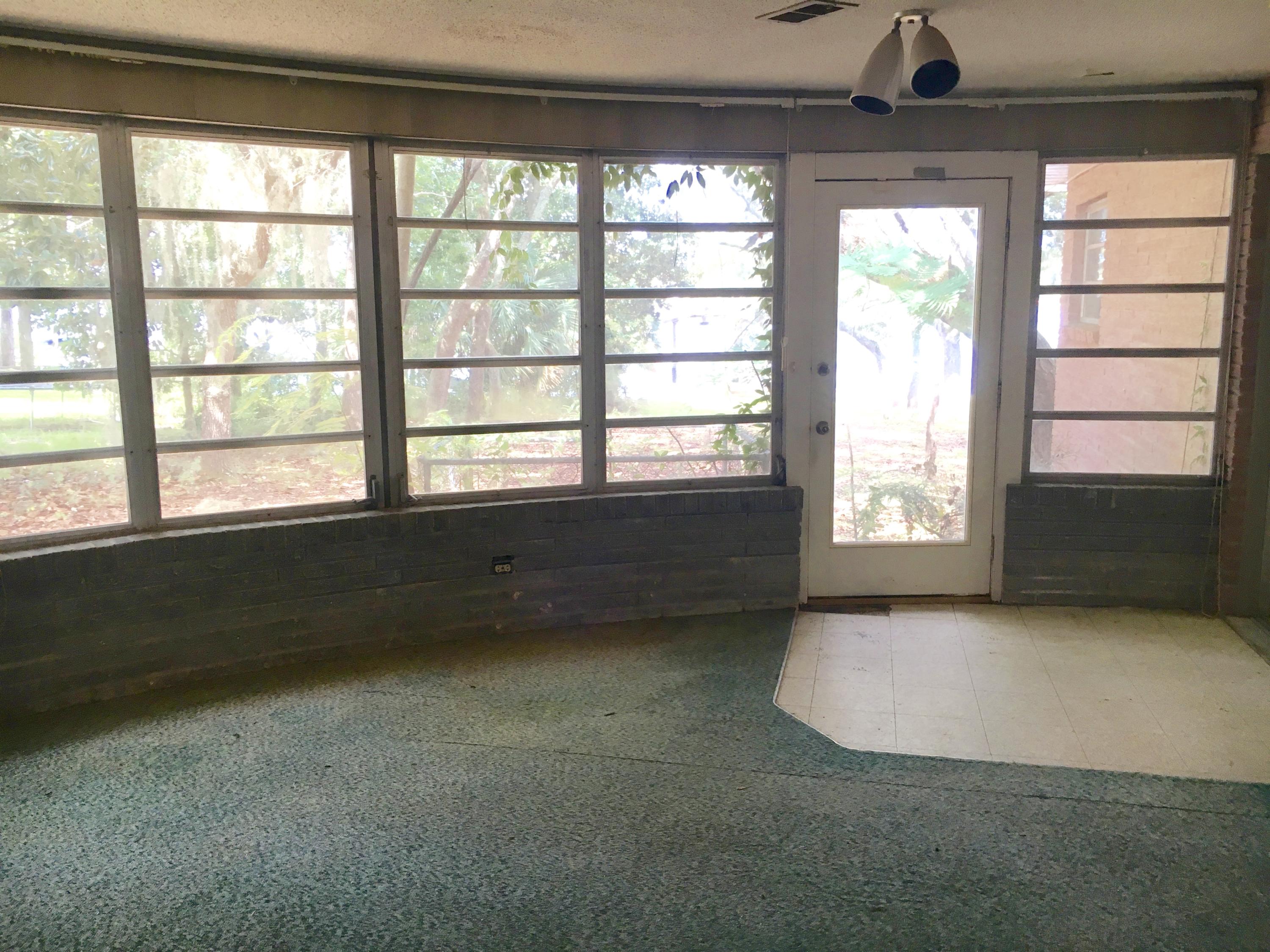 WOODLAND SHORES - Residential