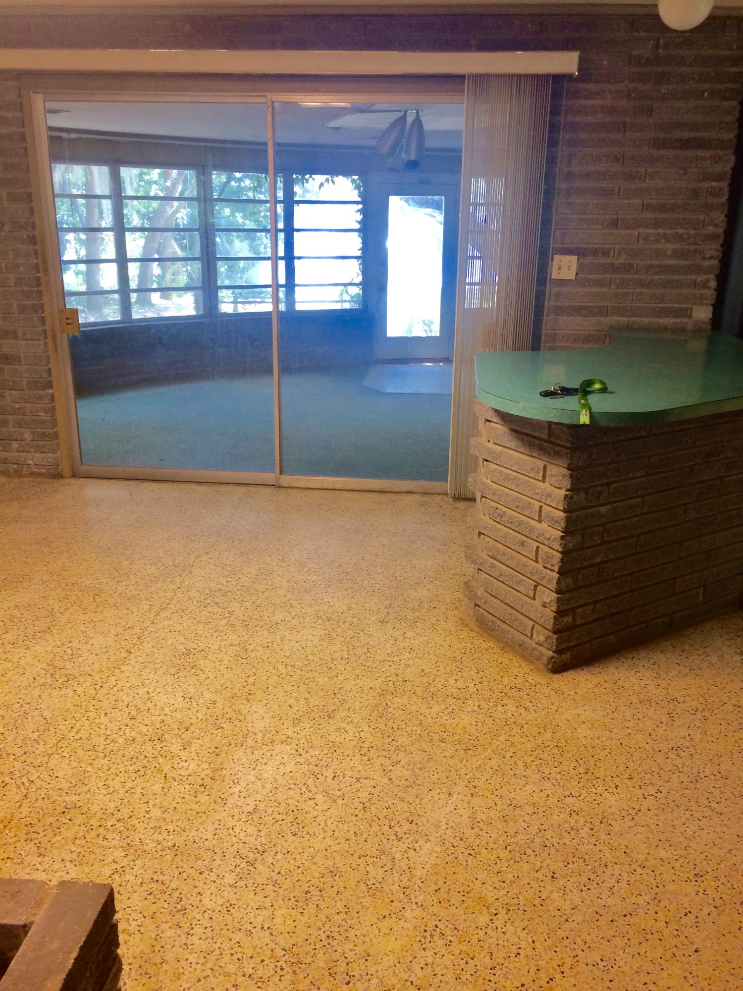 WOODLAND SHORES - Residential