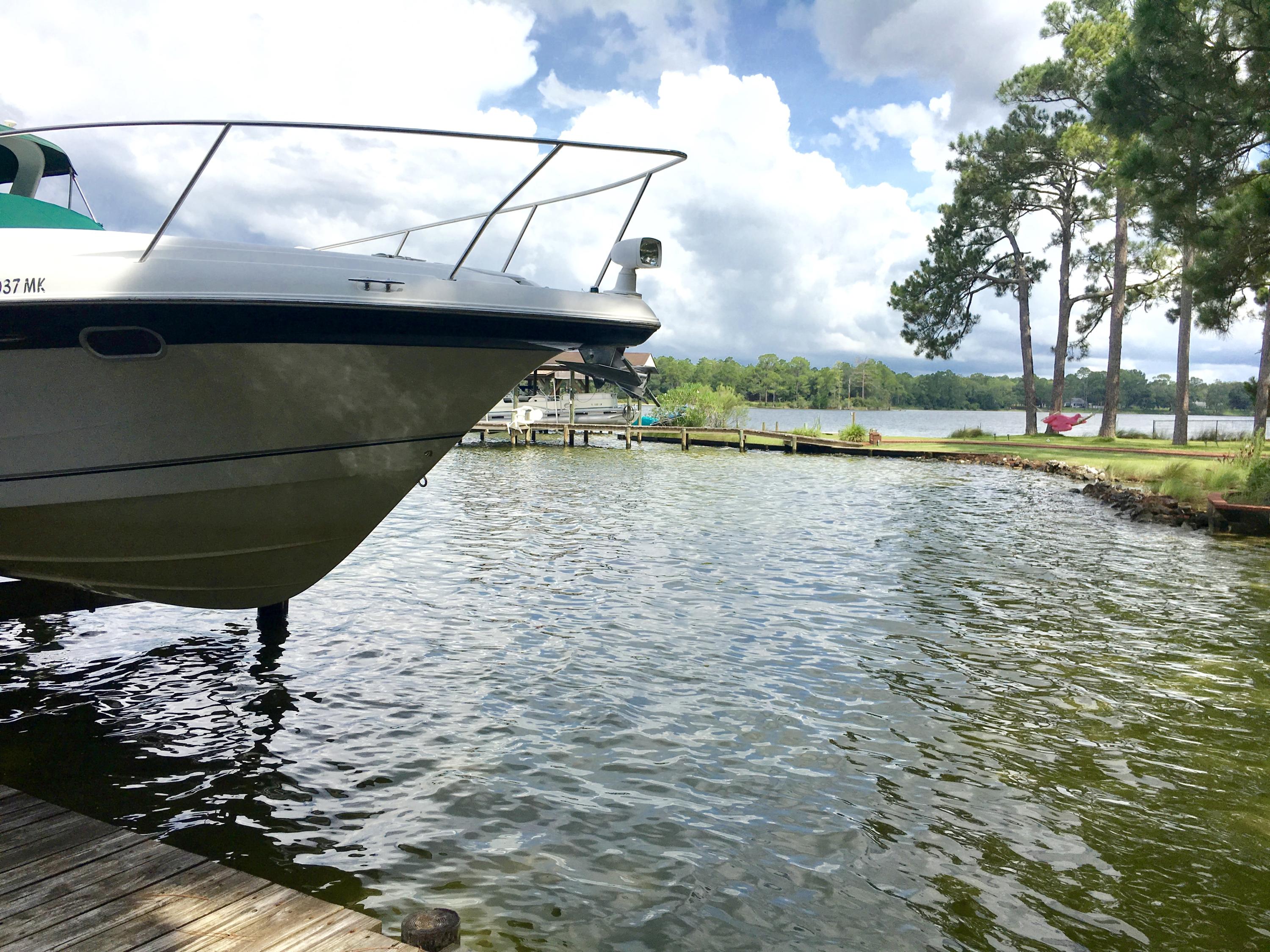 WOODLAND SHORES - Residential