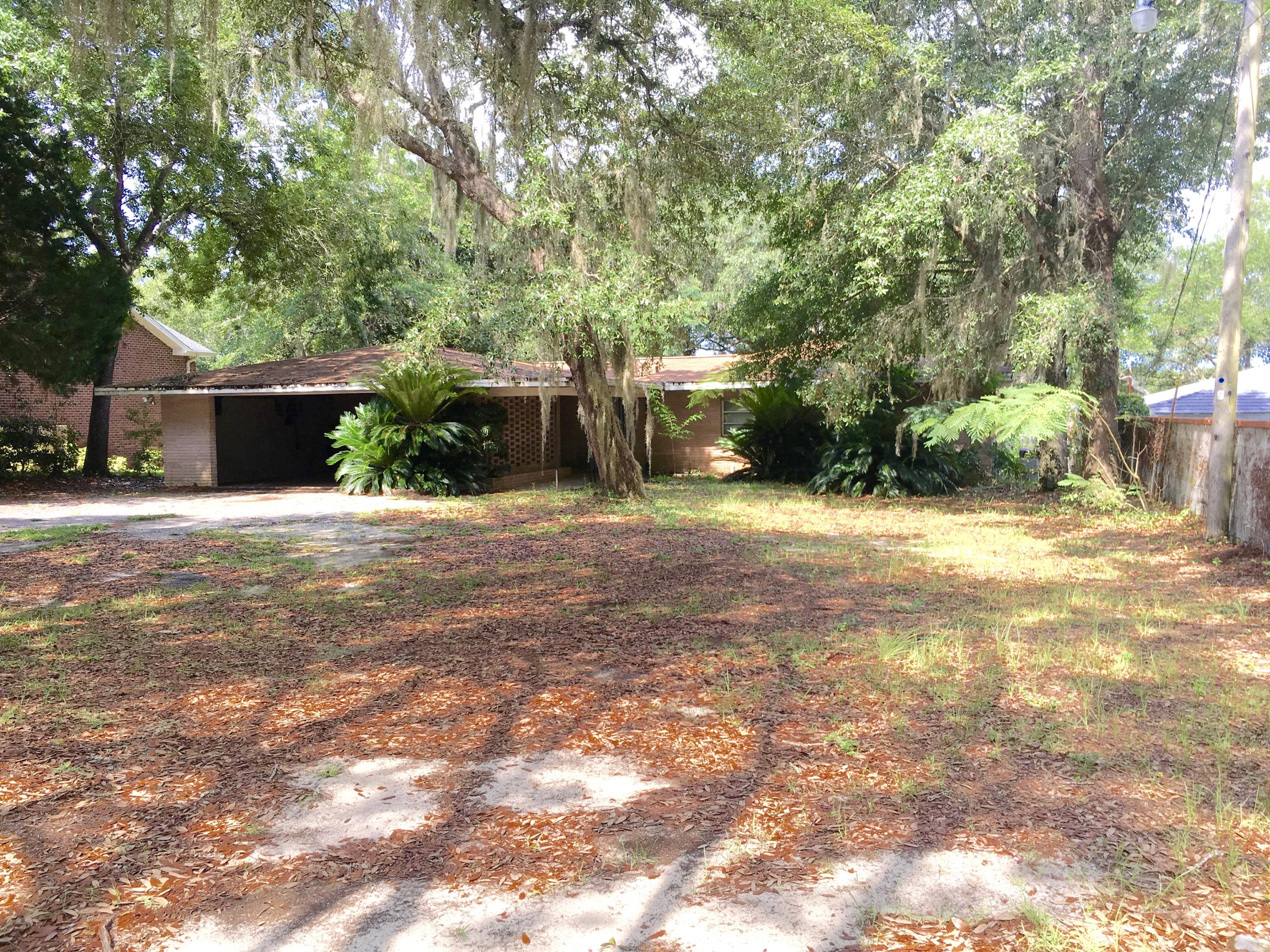 WOODLAND SHORES - Residential