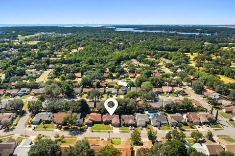 A home in Niceville