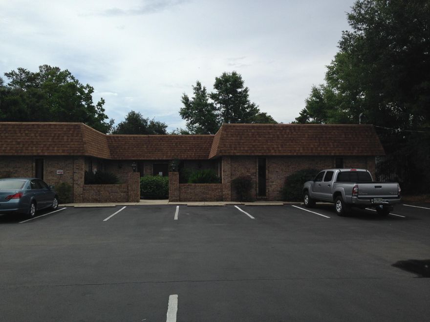 You cannot find a better location for your business. 30,000 cars a day pass this office every day. It is close to Hurlburt Air Force Base, restaurants, Fort Walton Beach Commerce Park and more.