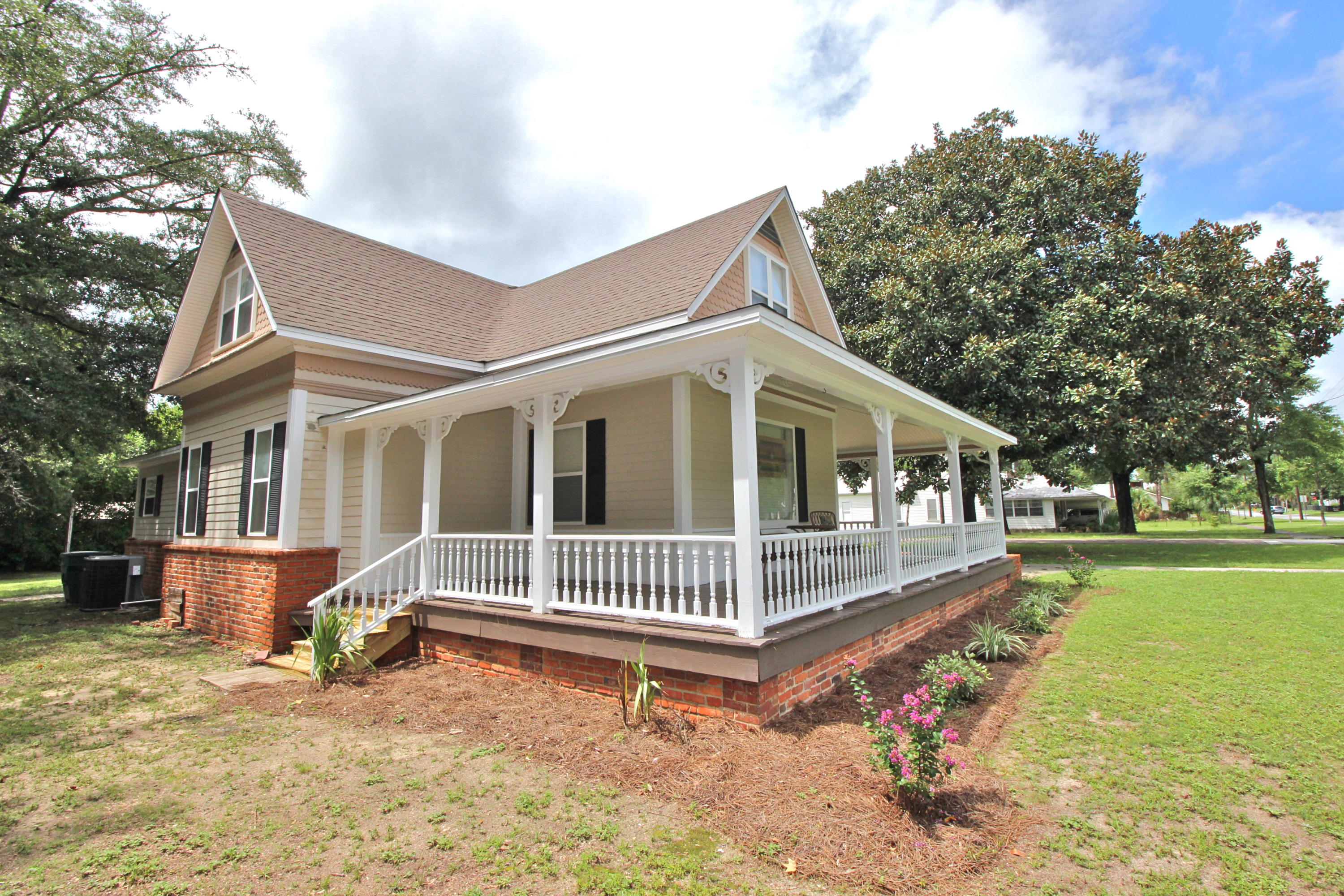 TOWN OF DEFUNIAK SPRINGS - Residential