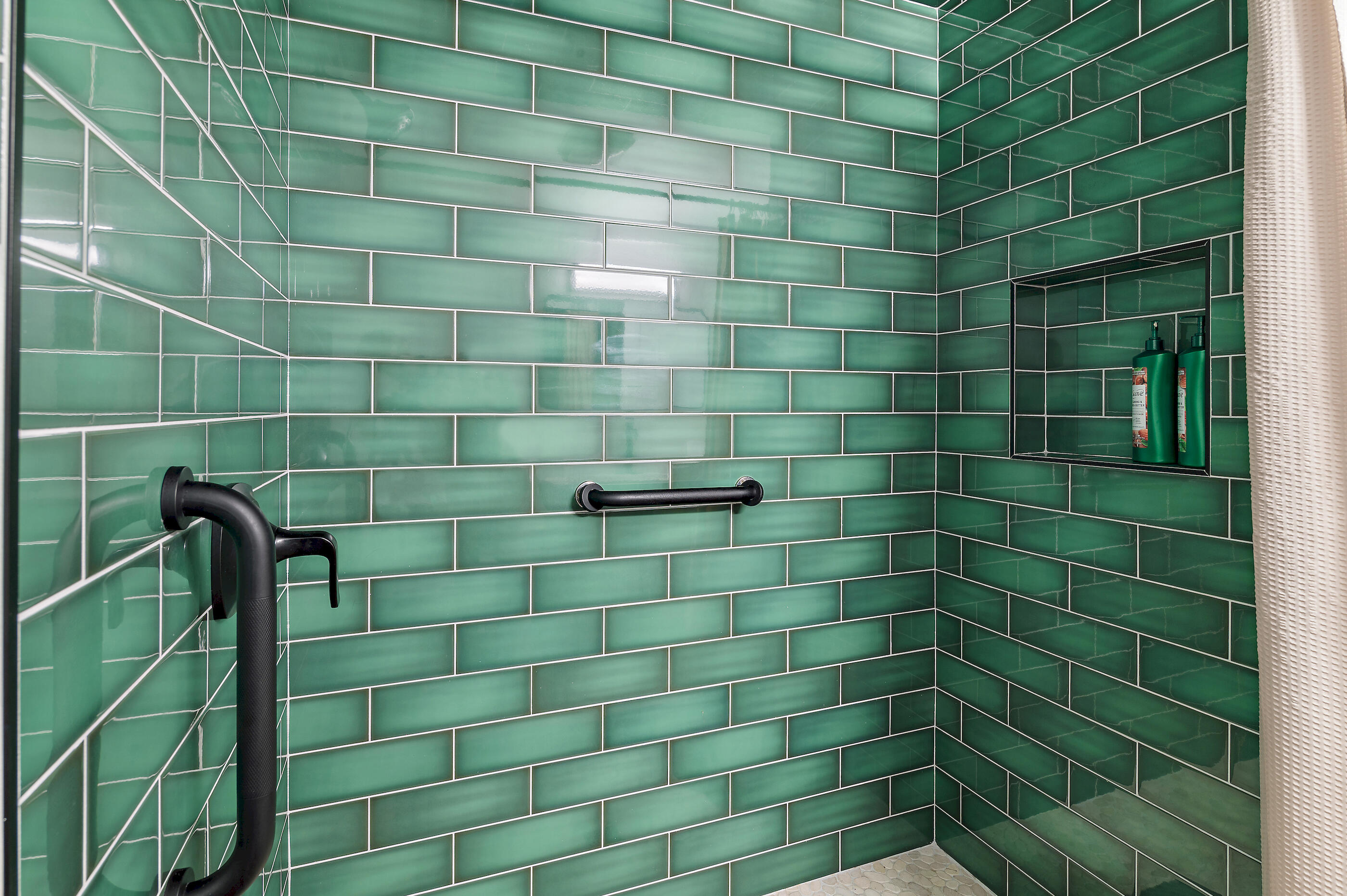 LAGUNA BEACH - Residential