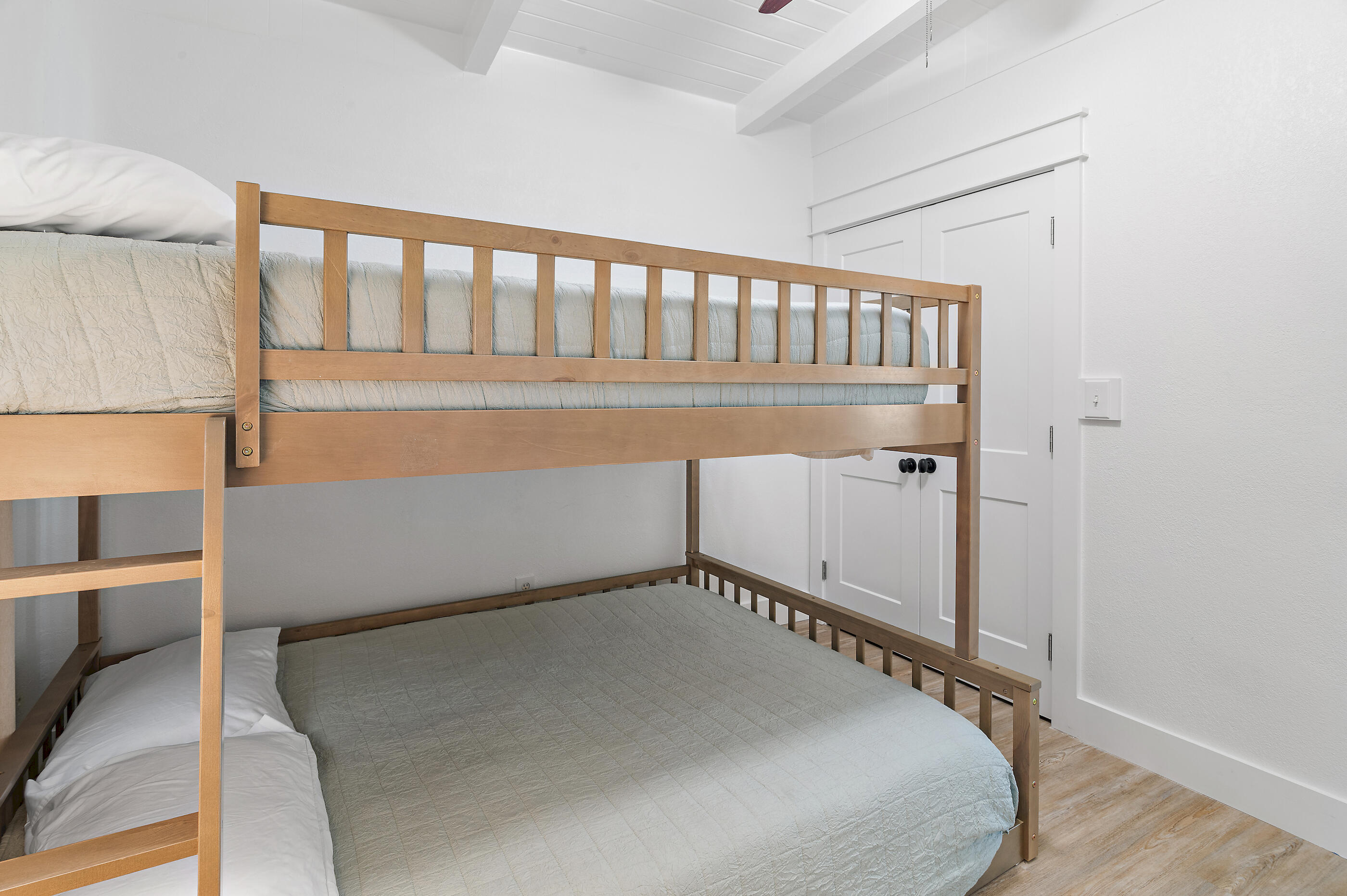 LAGUNA BEACH - Residential