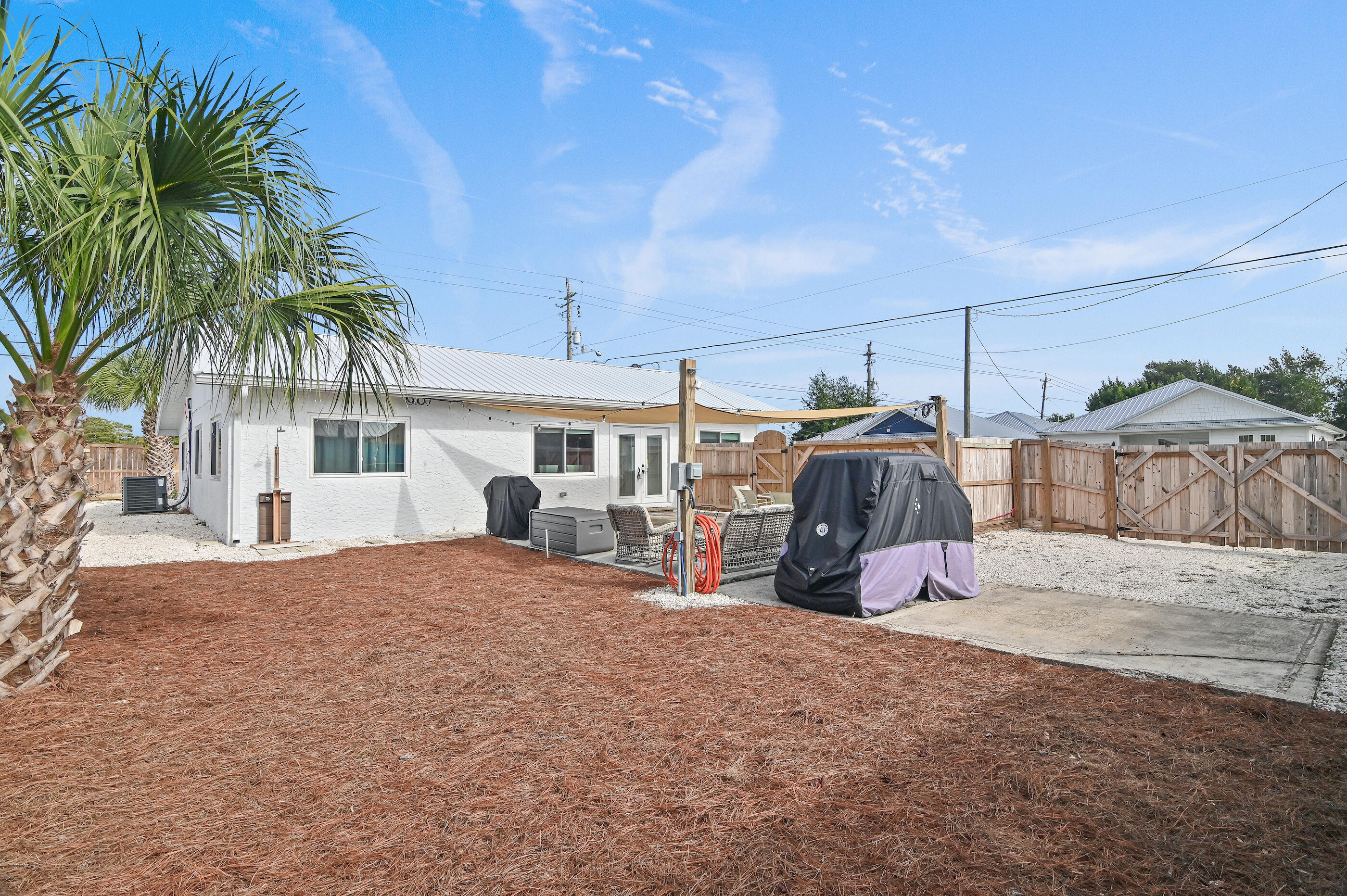 LAGUNA BEACH - Residential