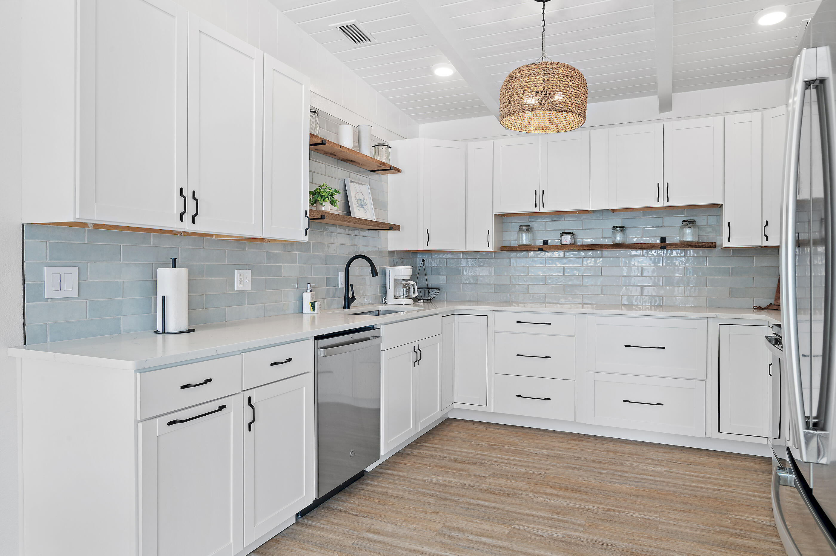 LAGUNA BEACH - Residential