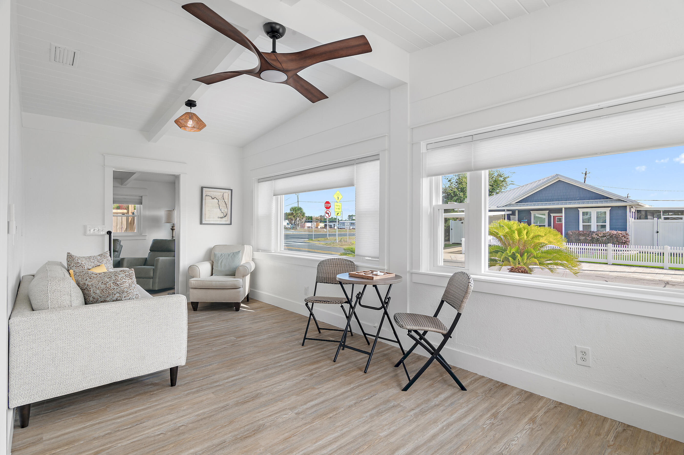 LAGUNA BEACH - Residential