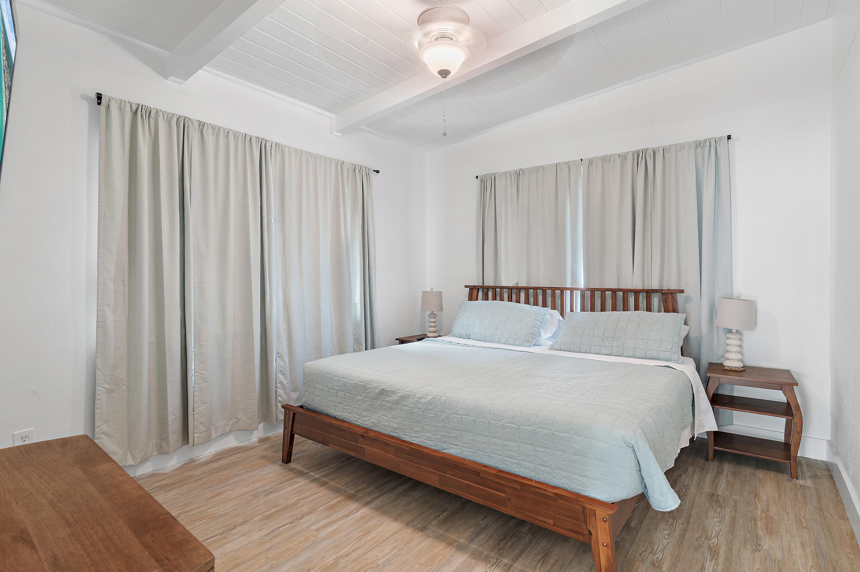 LAGUNA BEACH - Residential