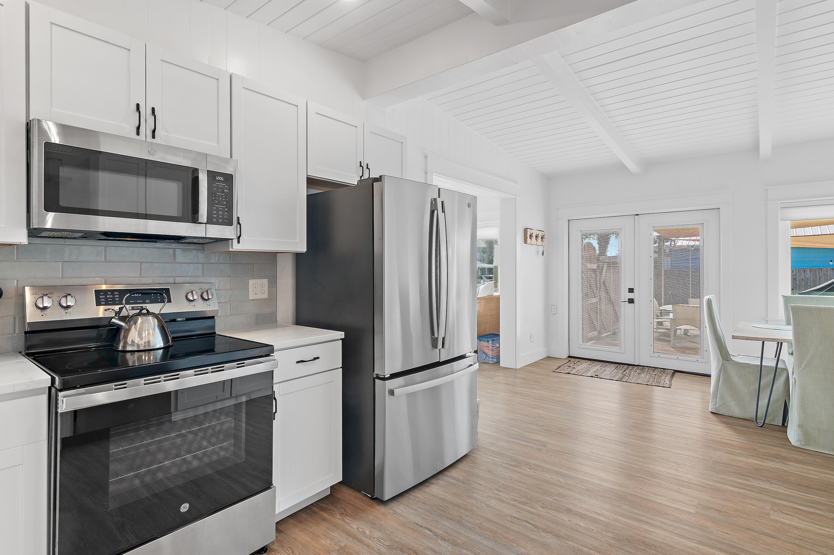 LAGUNA BEACH - Residential