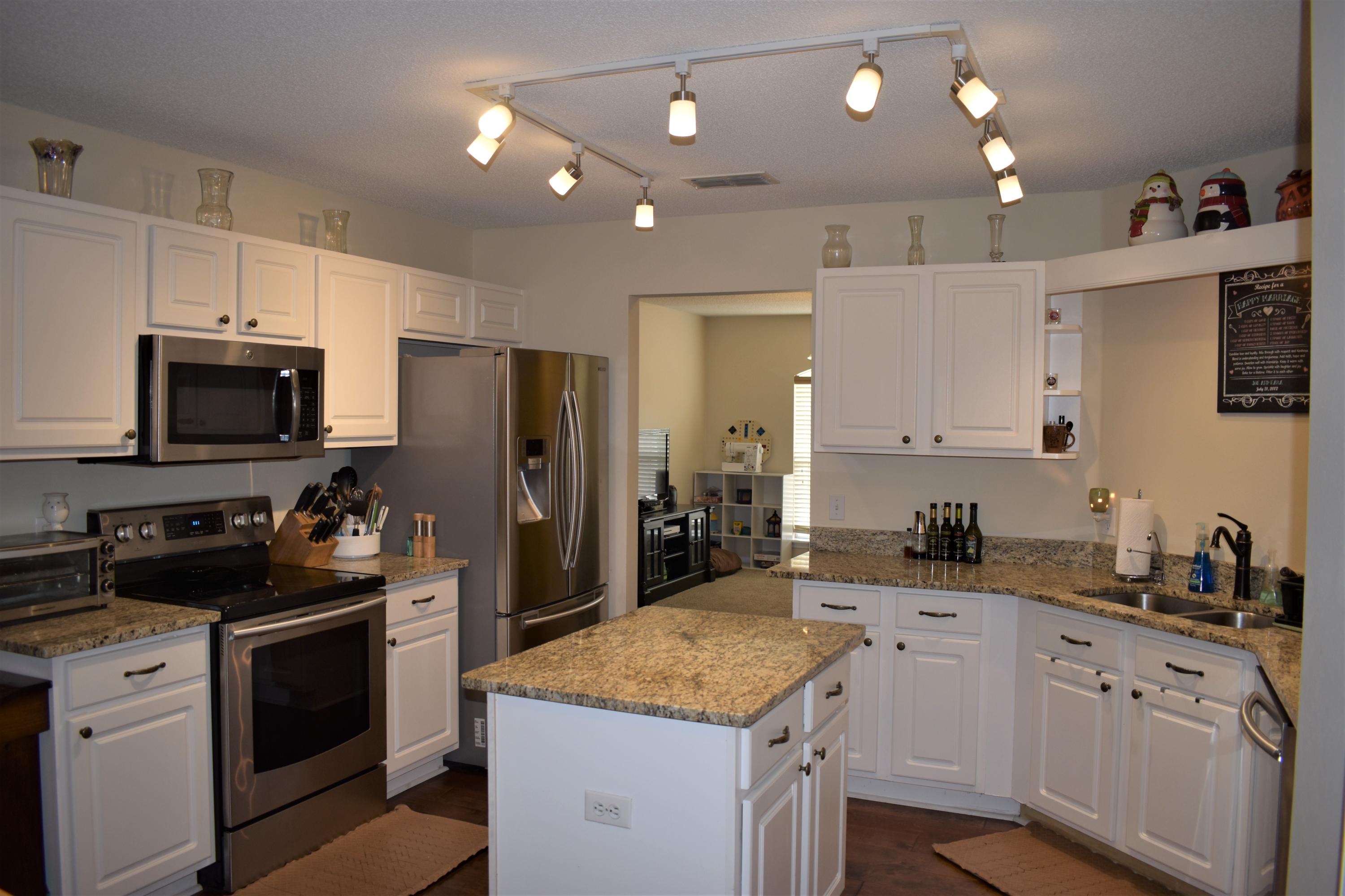 COUNTRYVIEW EST 10TH ADD - Residential