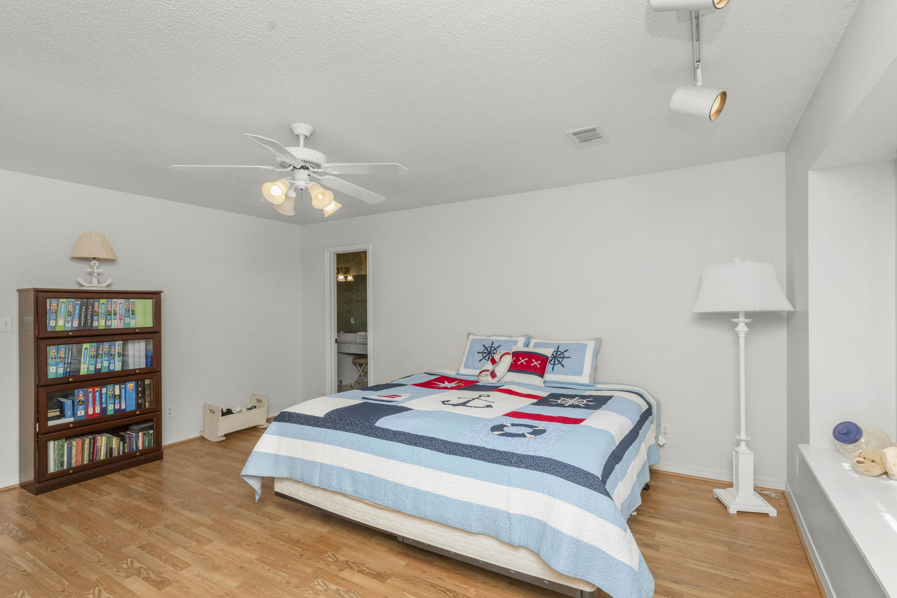 INDIAN WOODS - Residential