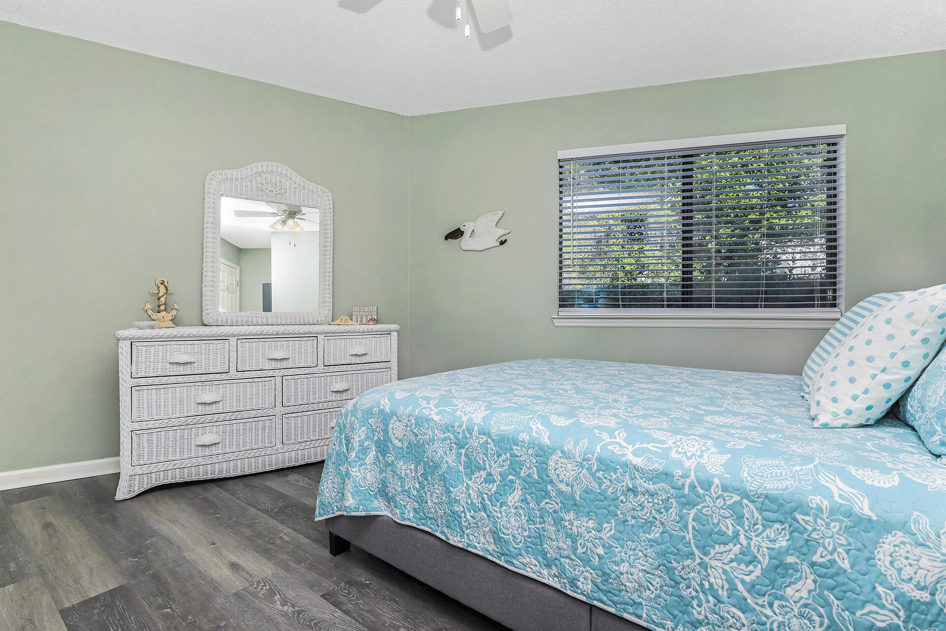 CRYSTAL VILLAGE 2 CONDO PH 4 - Residential